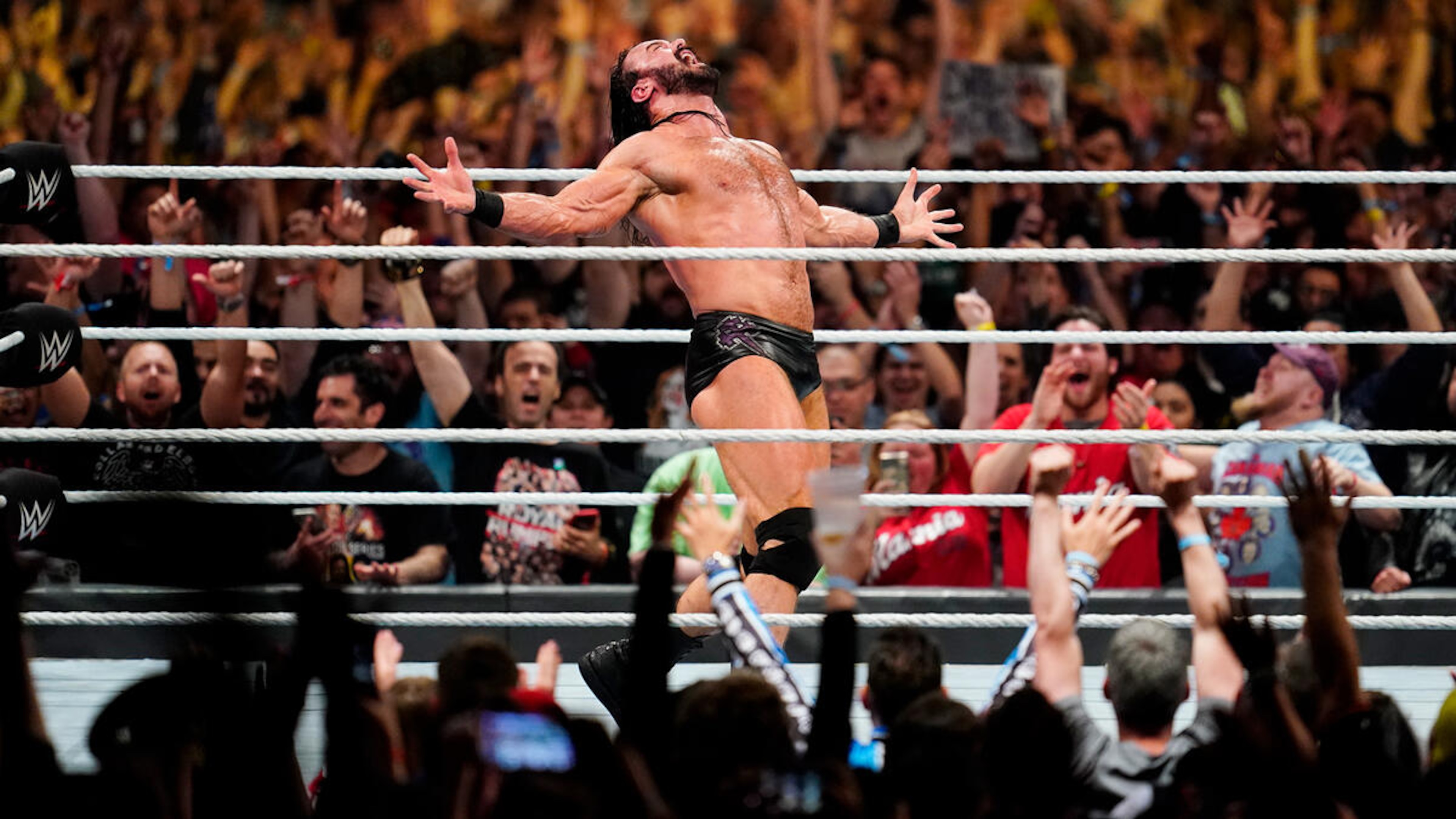 Drew McIntyre wins the 2020 WWE Royal Rumble Match Drew McIntyre wins the 2020 WWE Royal Rumble Match