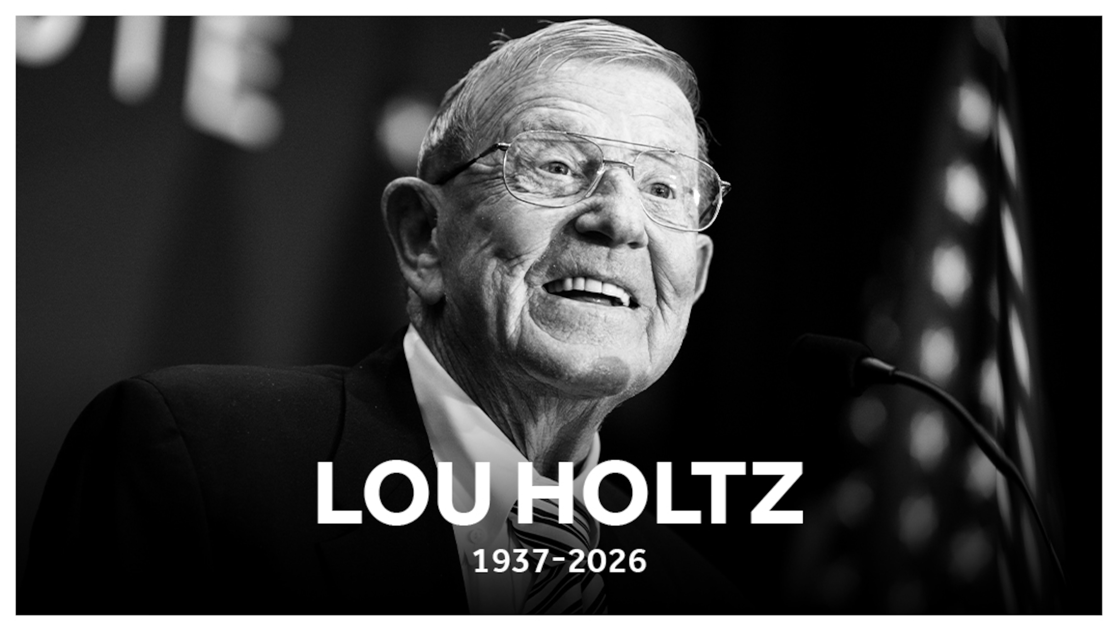 Lou Holtz Dies at 89, Legendary CFB HC Won 1988 National Title at Notre Dame