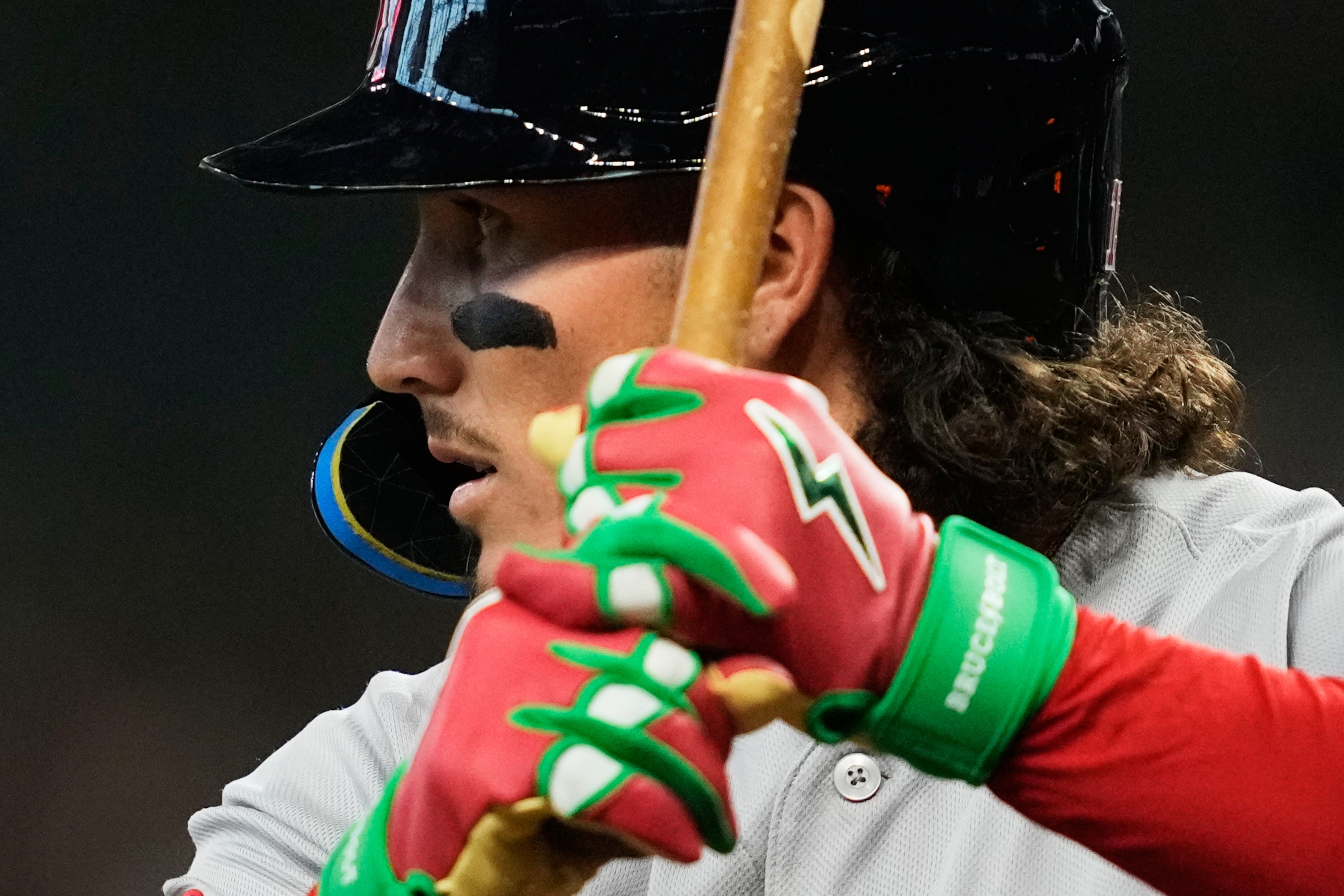 Jarren Duran Directs Obscene Gesture Toward Fan at Minnesota and Says Fan Told Him to Kill Himself<b