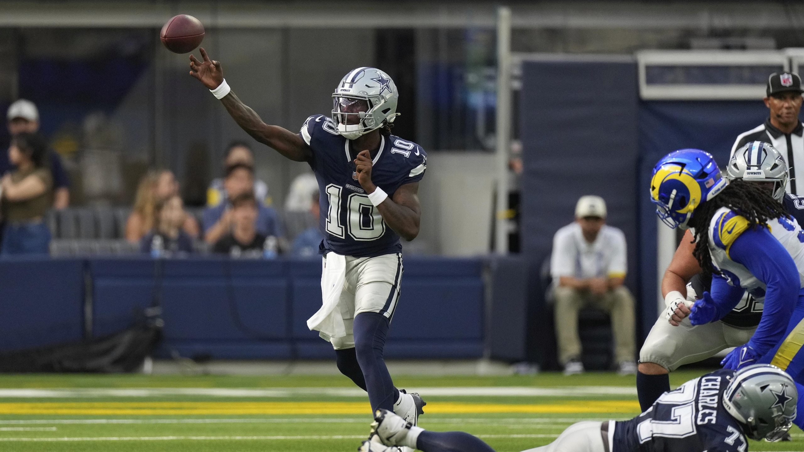 Cowboys Rams Football