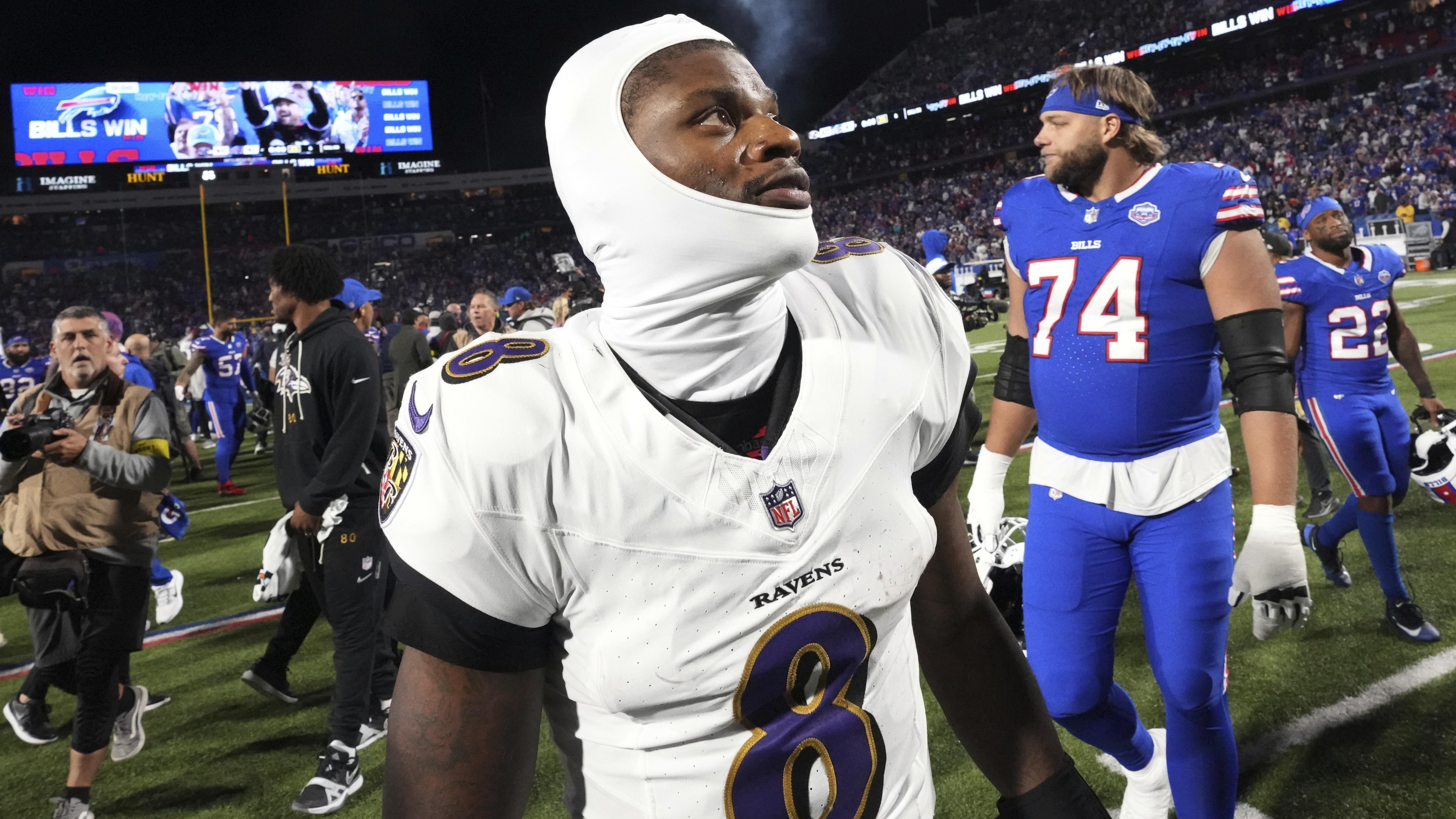 Ravens’ Lamar Jackson Won’t Face NFL Discipline for Shoving Bills Fan on Video
