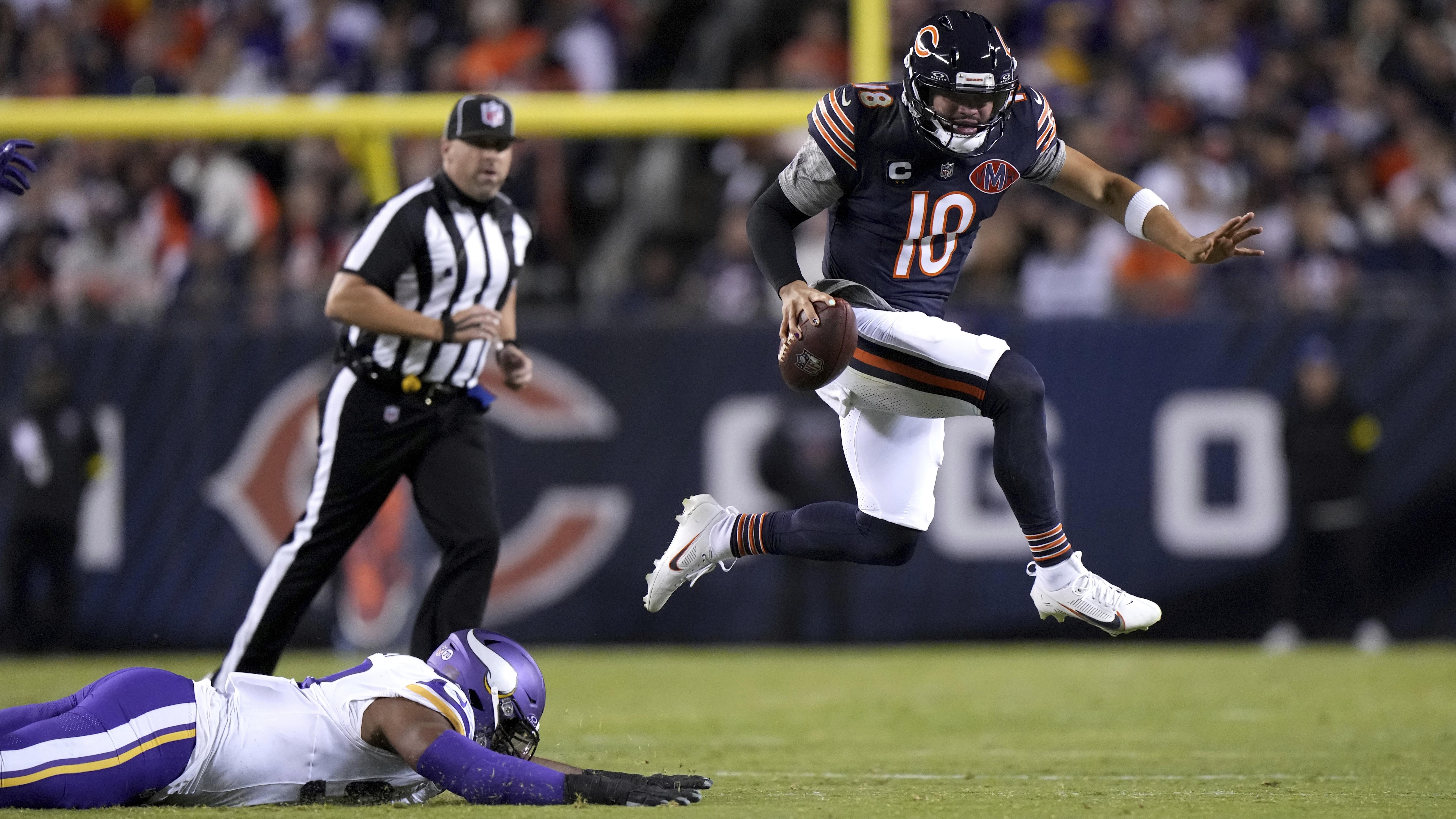 Caleb Williams Ripped by Fans as Bears Lose Ben Johnson’s Debut vs. McCarthy, Vikings