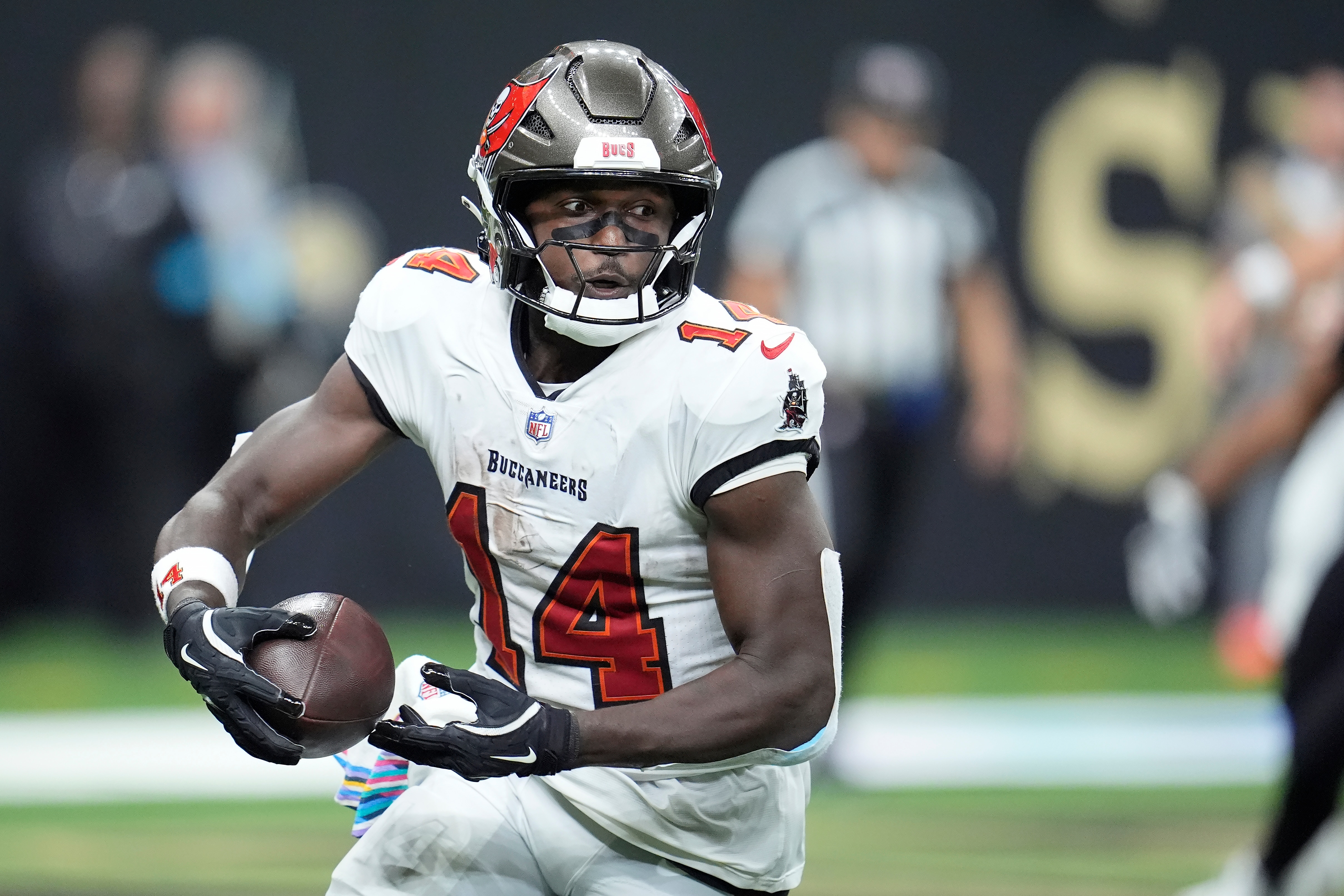 Buccaneers Saints Football