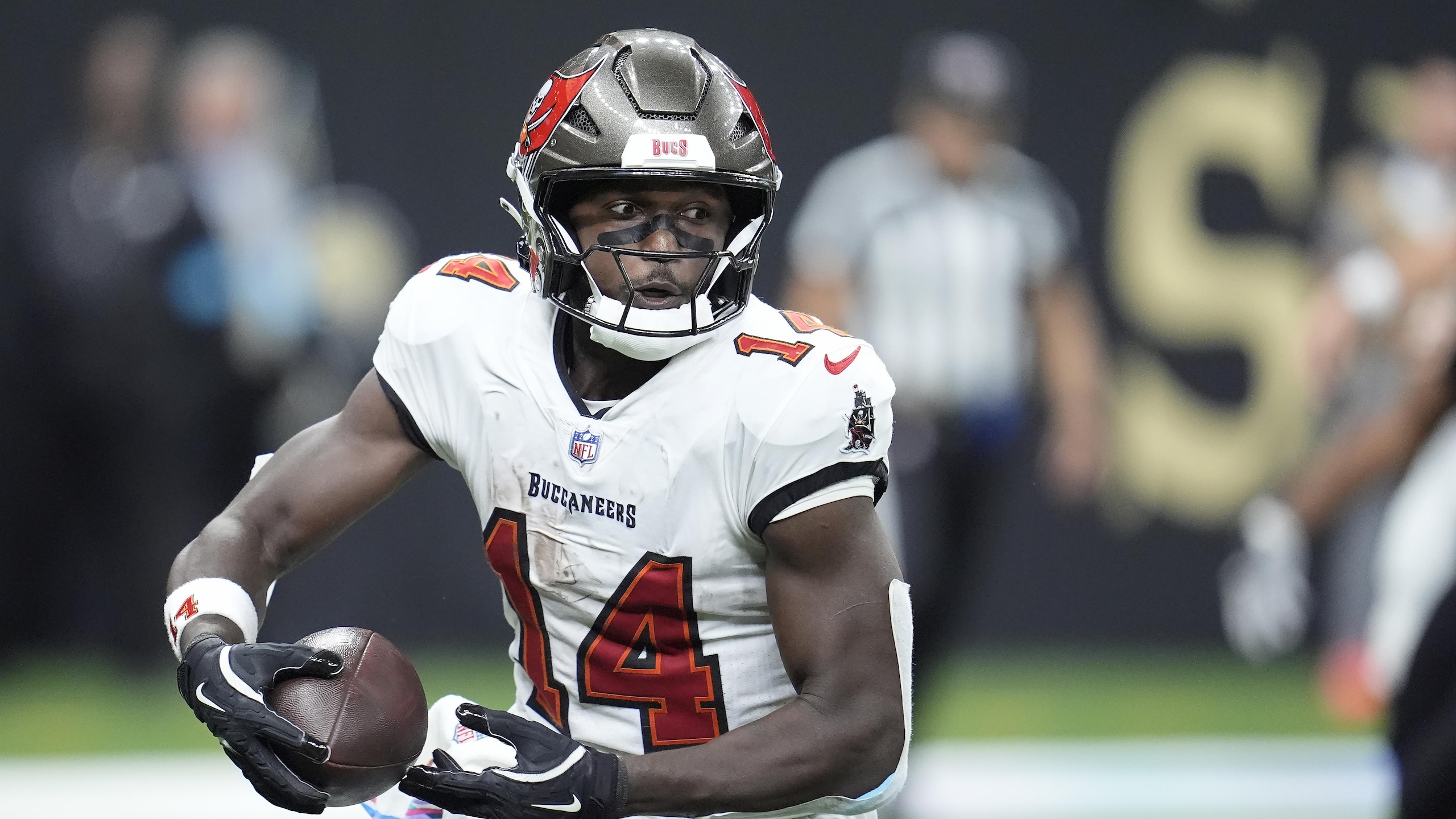 Buccaneers Saints Football