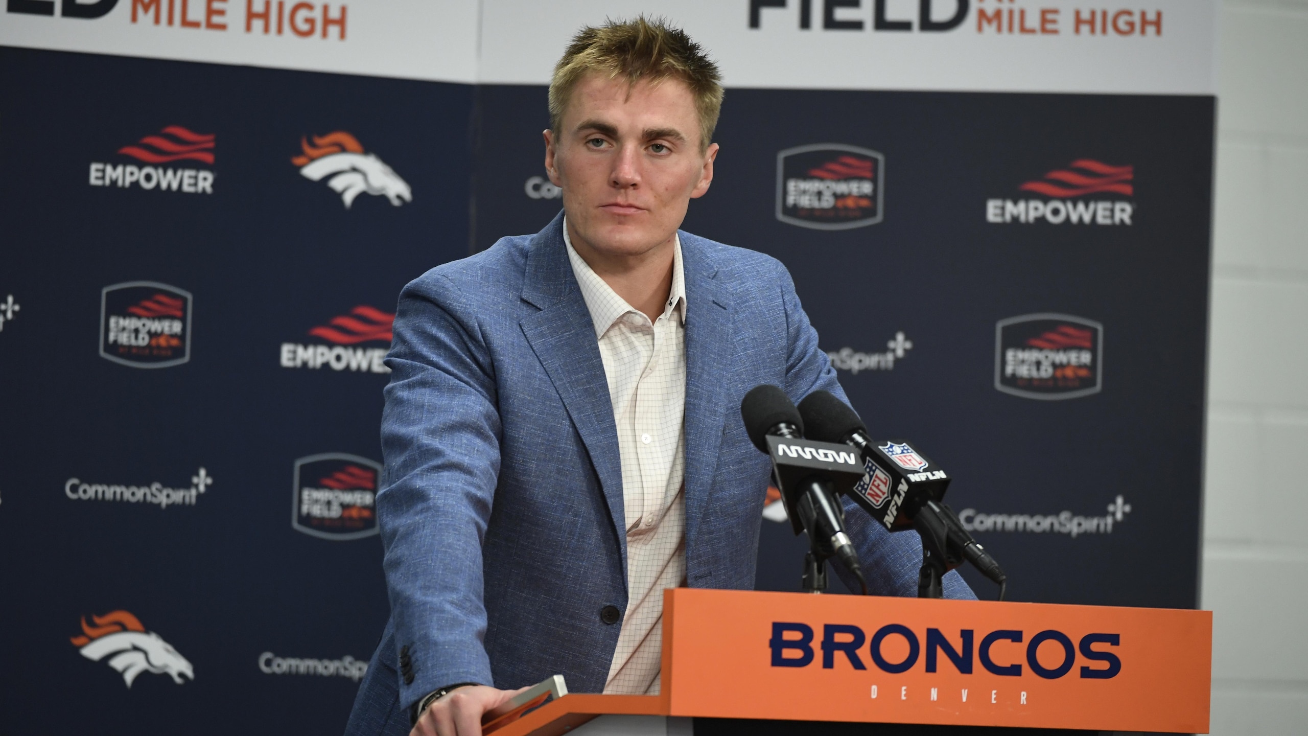 Titans Broncos Football