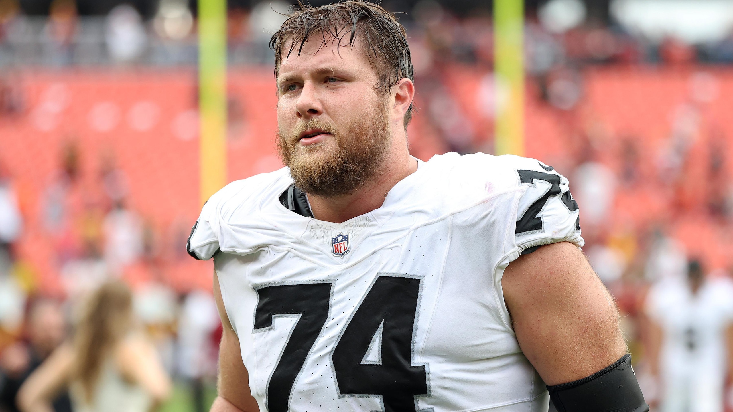 Raiders Commanders Football
