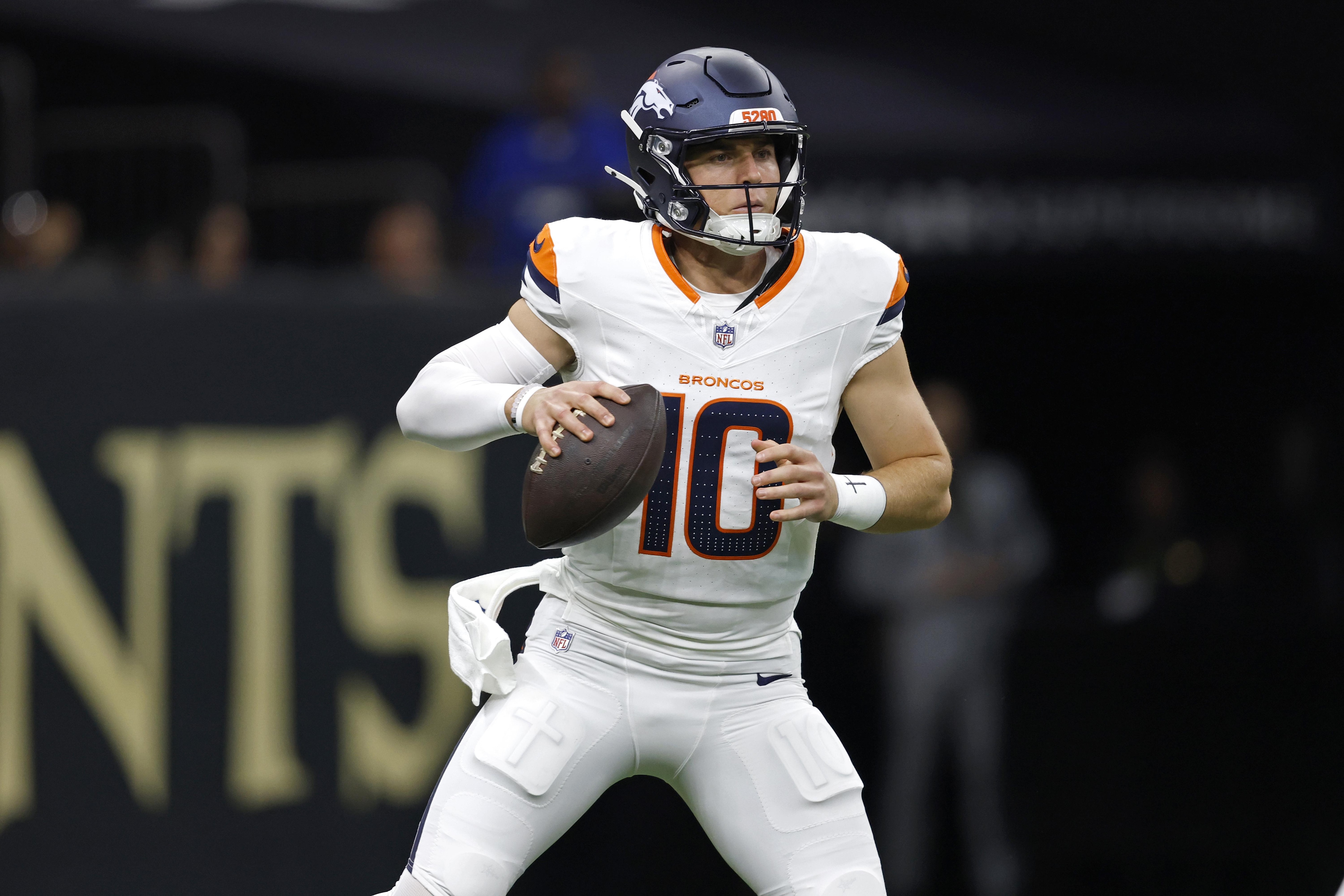 Broncos Saints Football