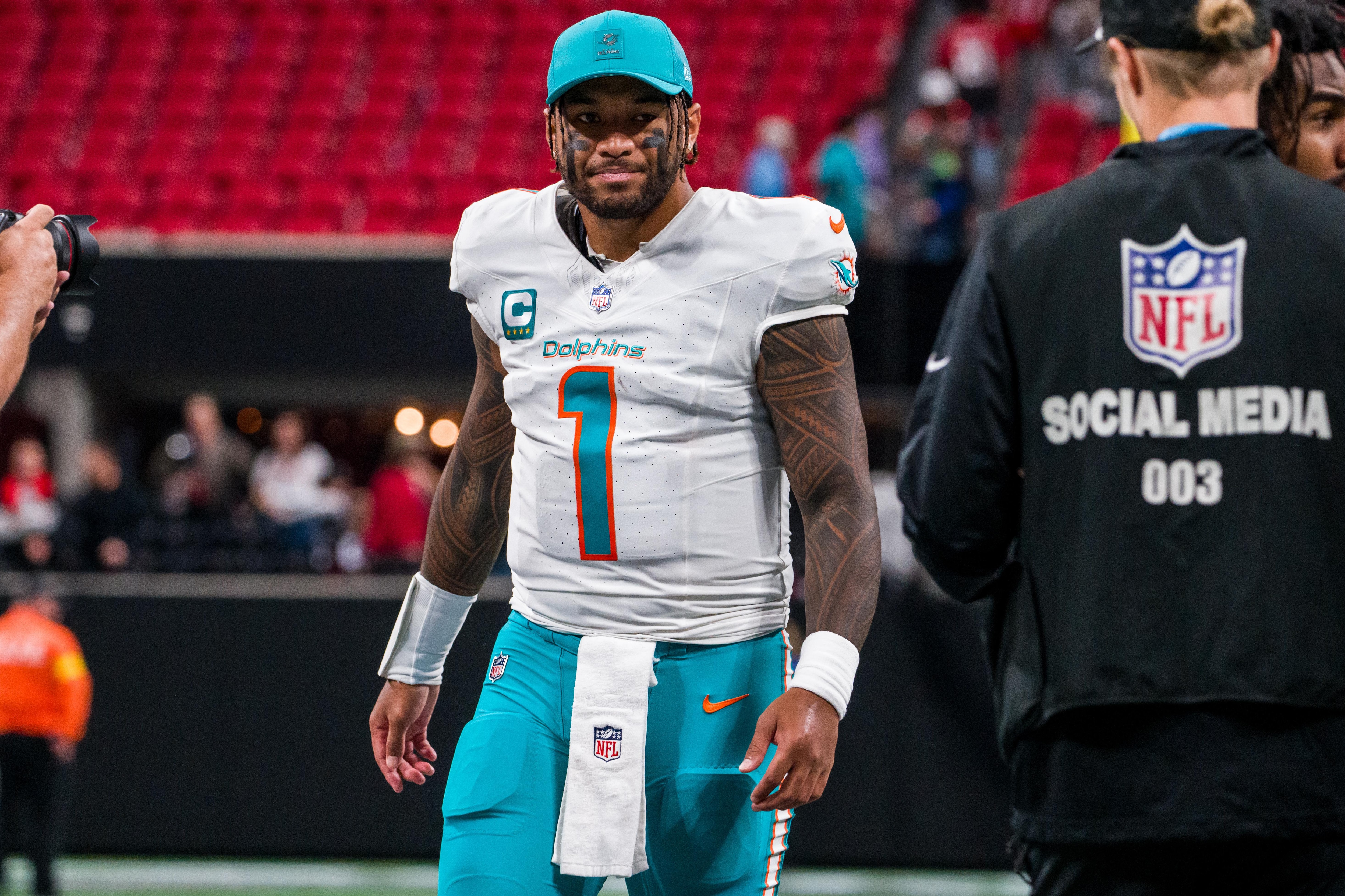 Dolphins Falcons Football