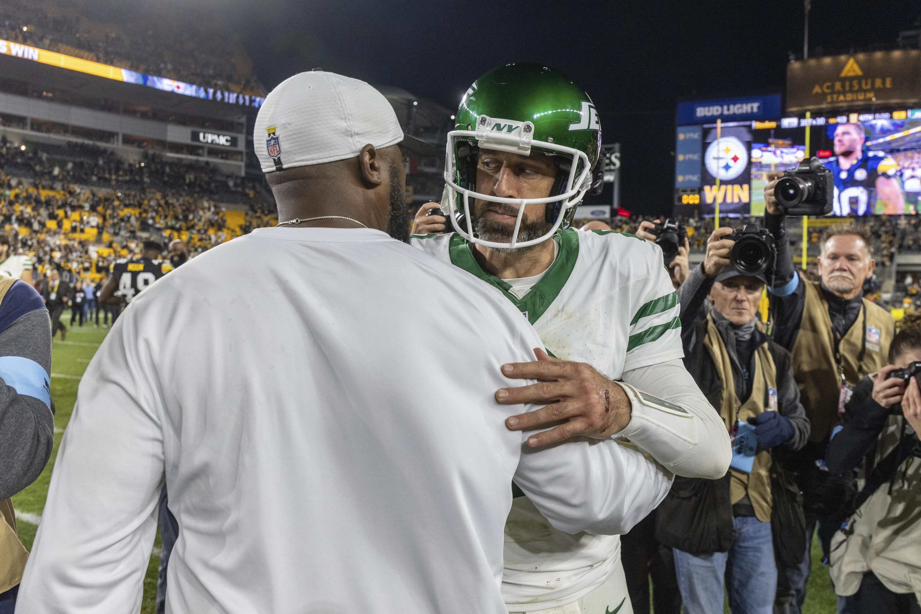 Mike Tomlin Reportedly Was Fine Using Aaron Rodgers' Timeline amid Steelers Contract
