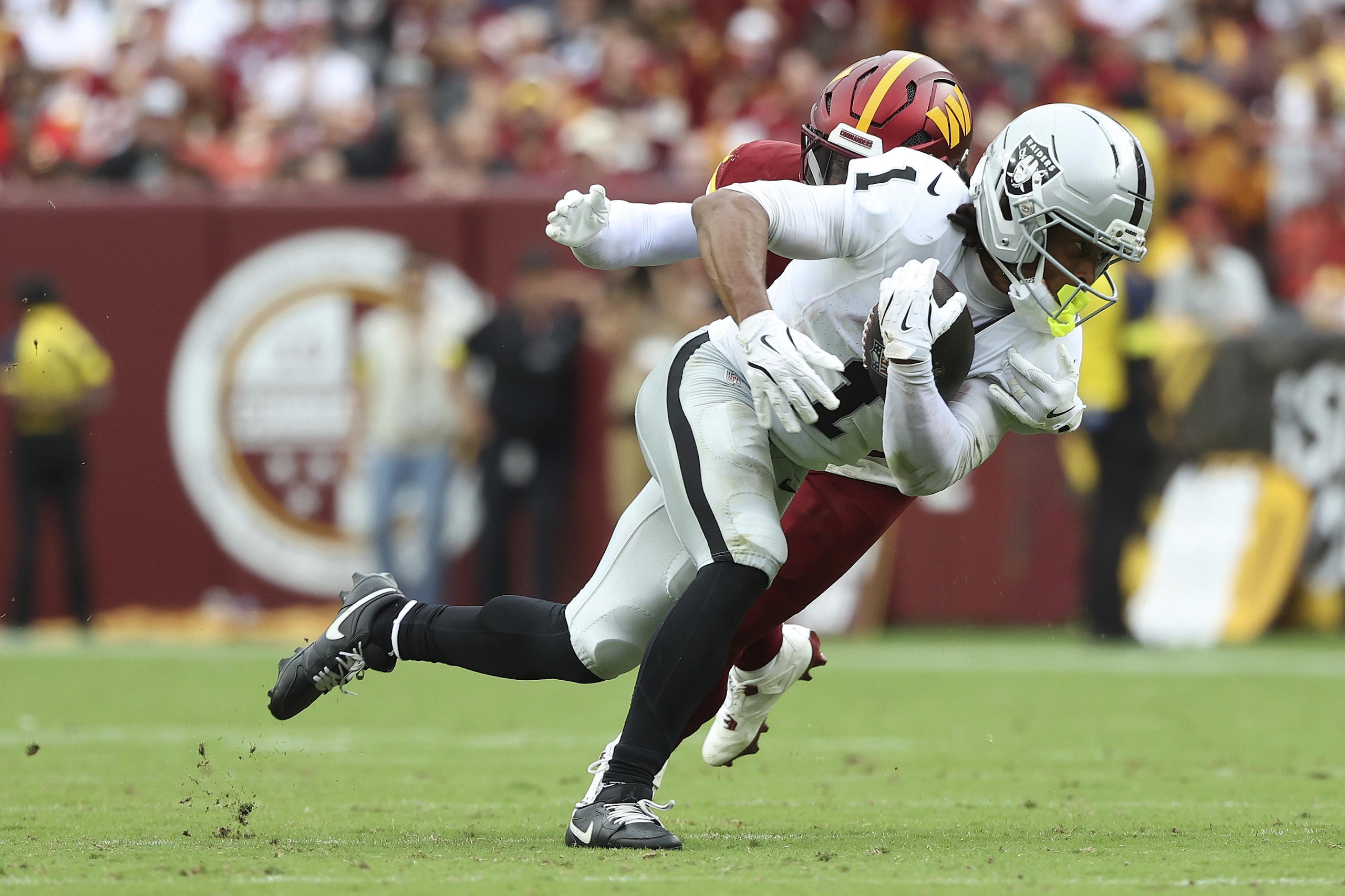 Raiders Commanders Football