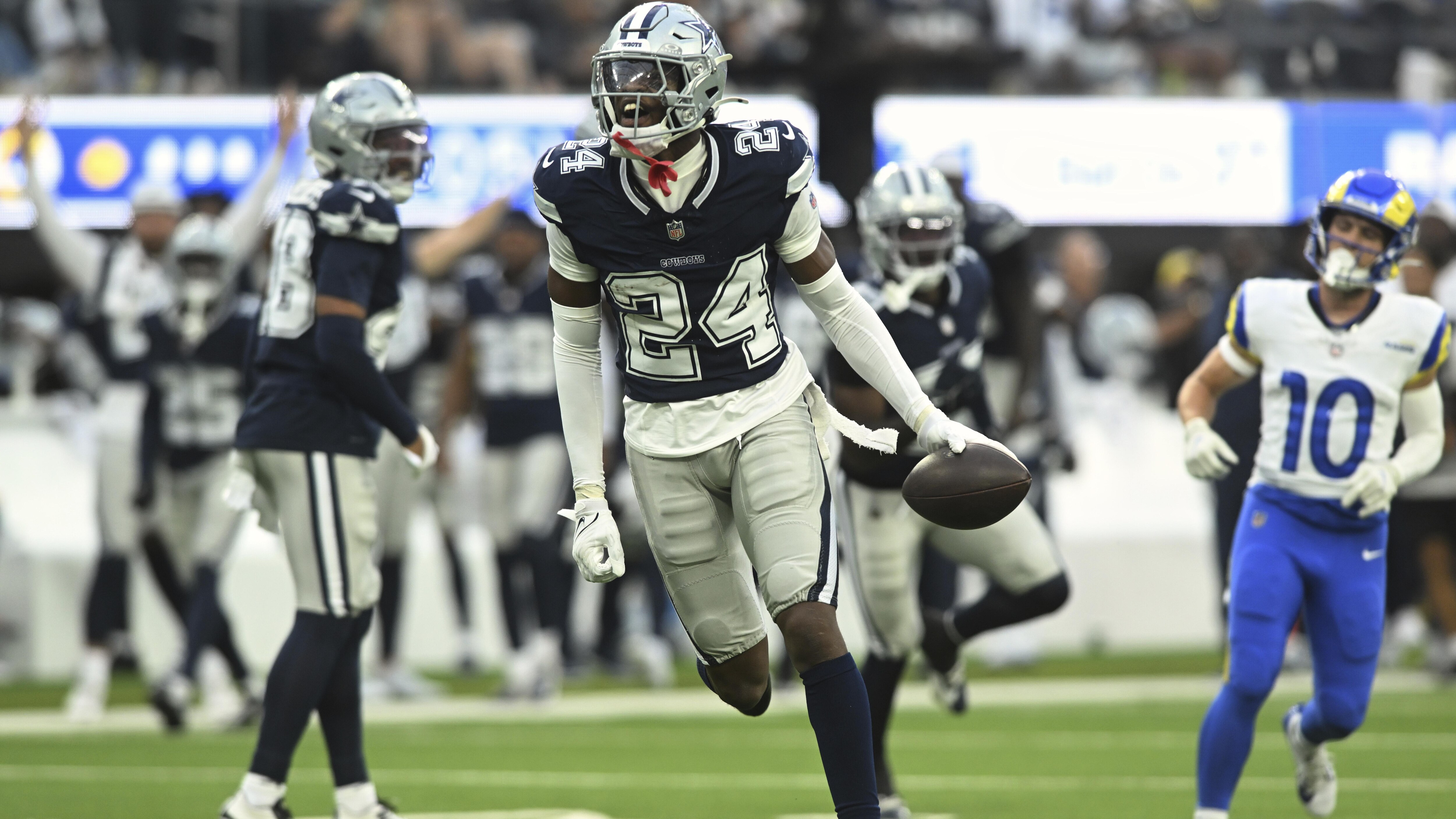 Cowboys Rams Football