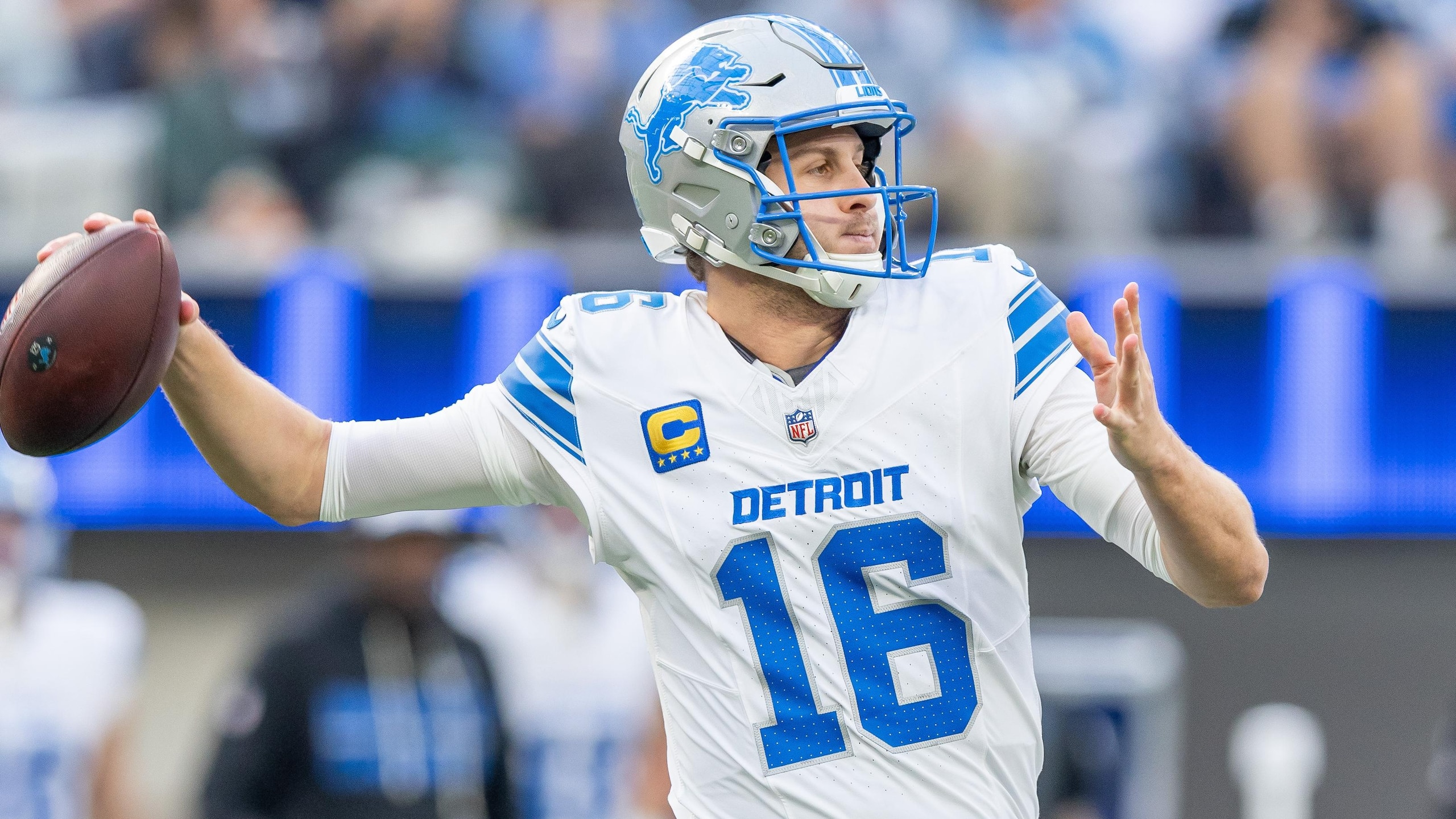 Lions Rams Football
