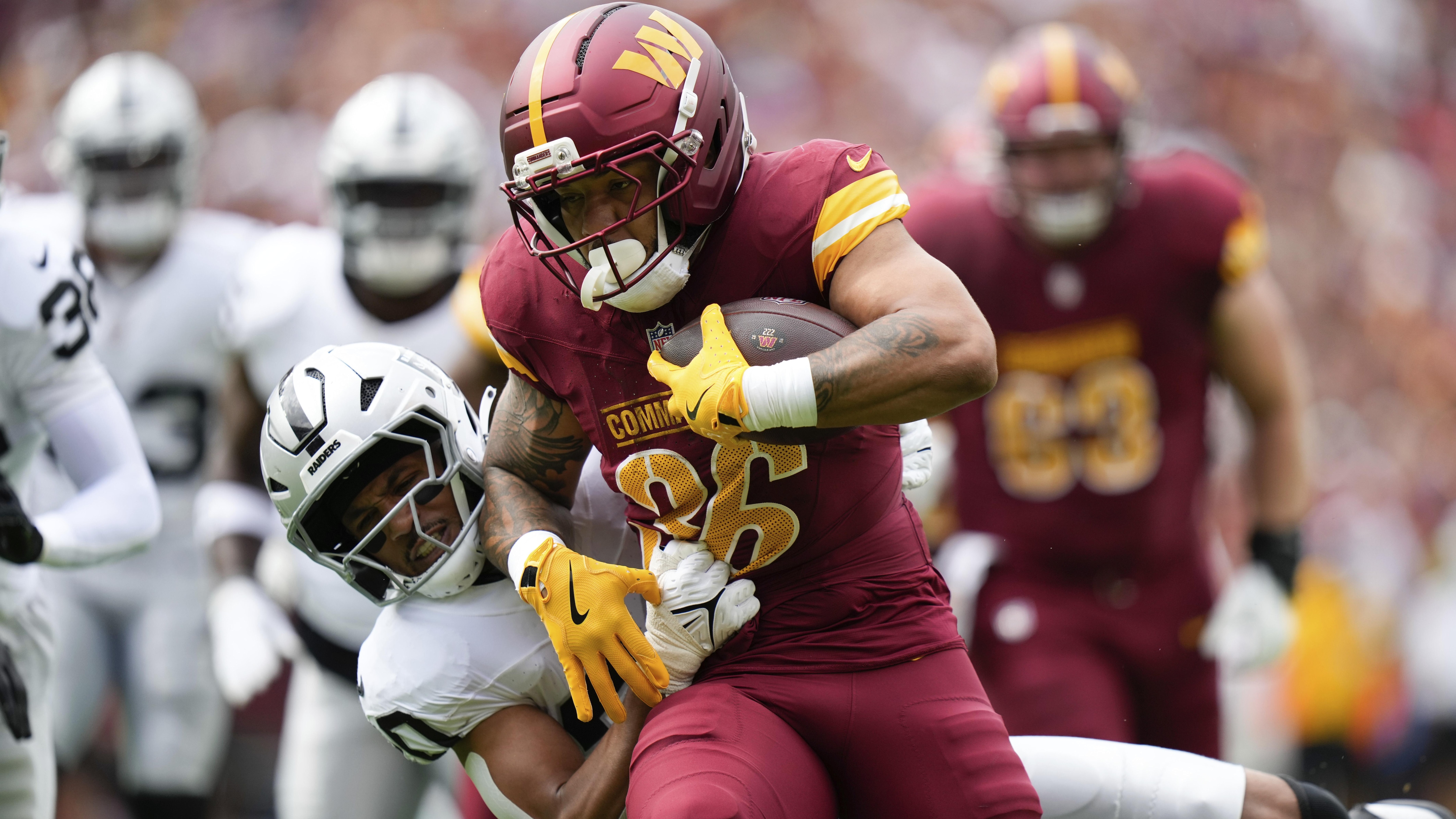 Raiders Commanders Football