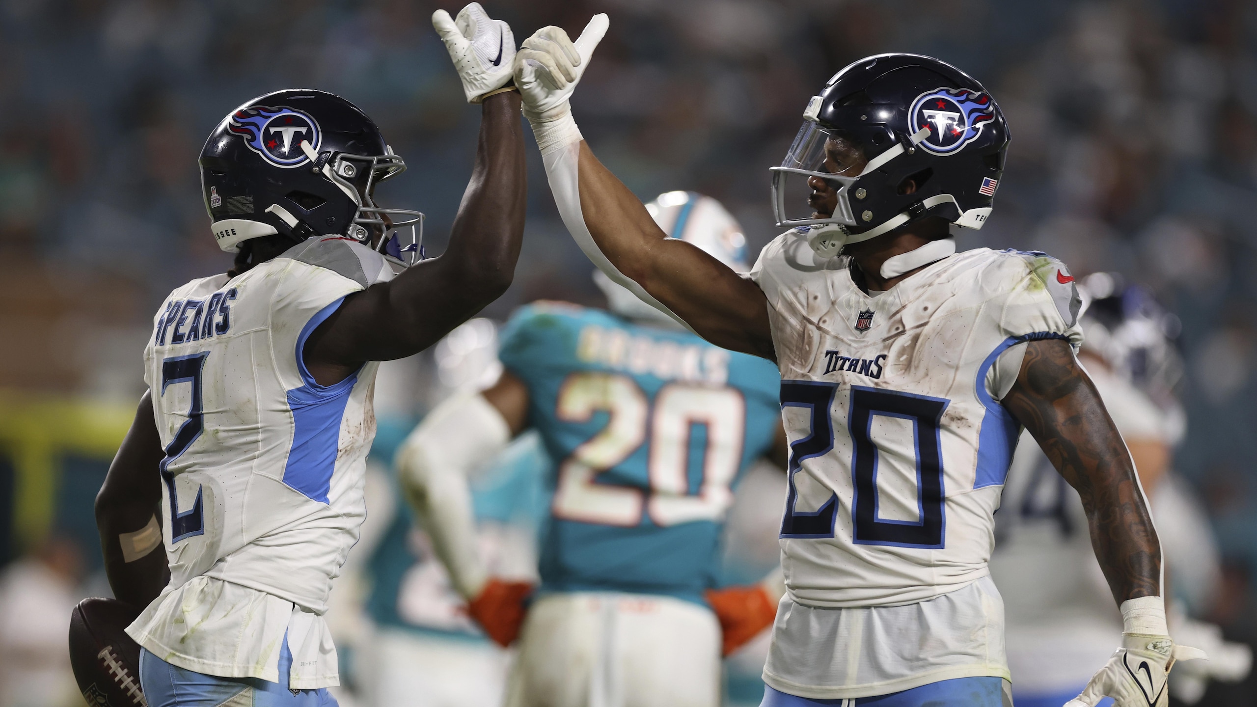 Titans Dolphins Football
