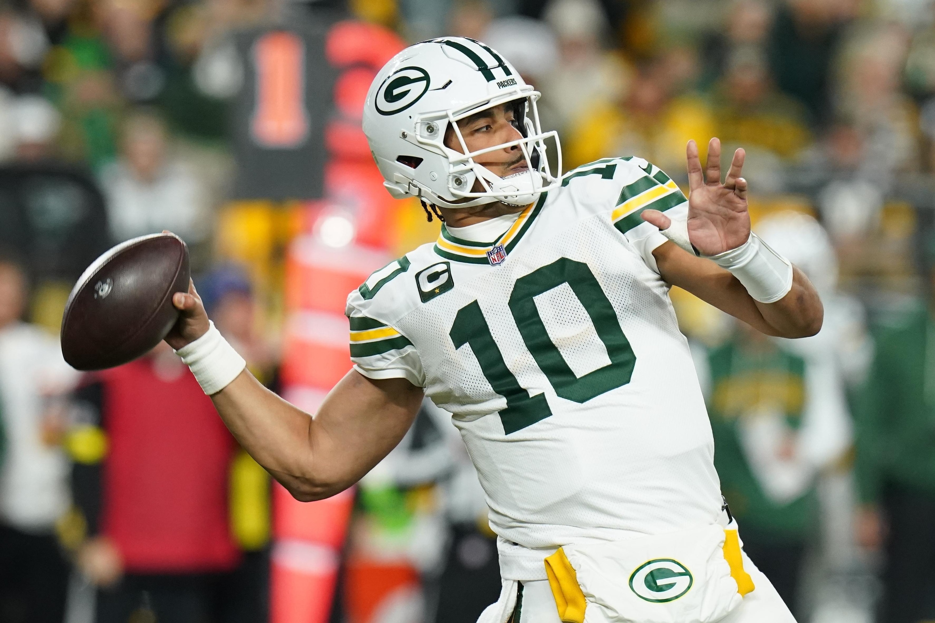 Packers가 Steelers를 이기고 NFL 팬들을 감동시키면서 Jordan Love가 Aaron Rodgers를 이겼습니다.