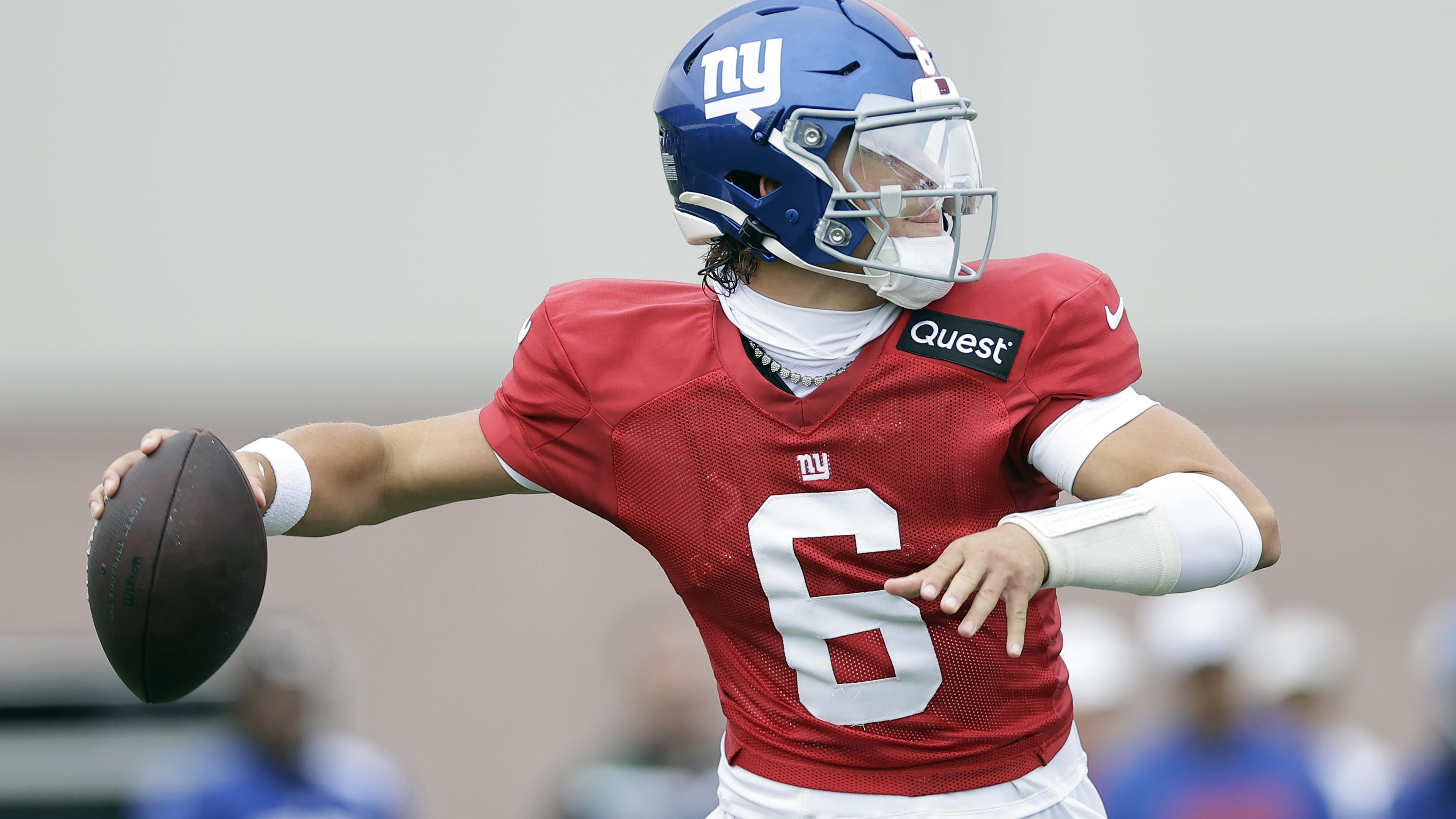 Giants Camp Football