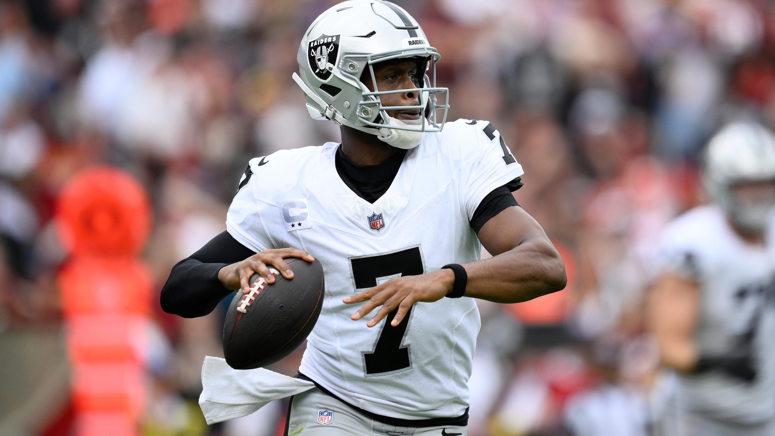 Raiders Commanders Football