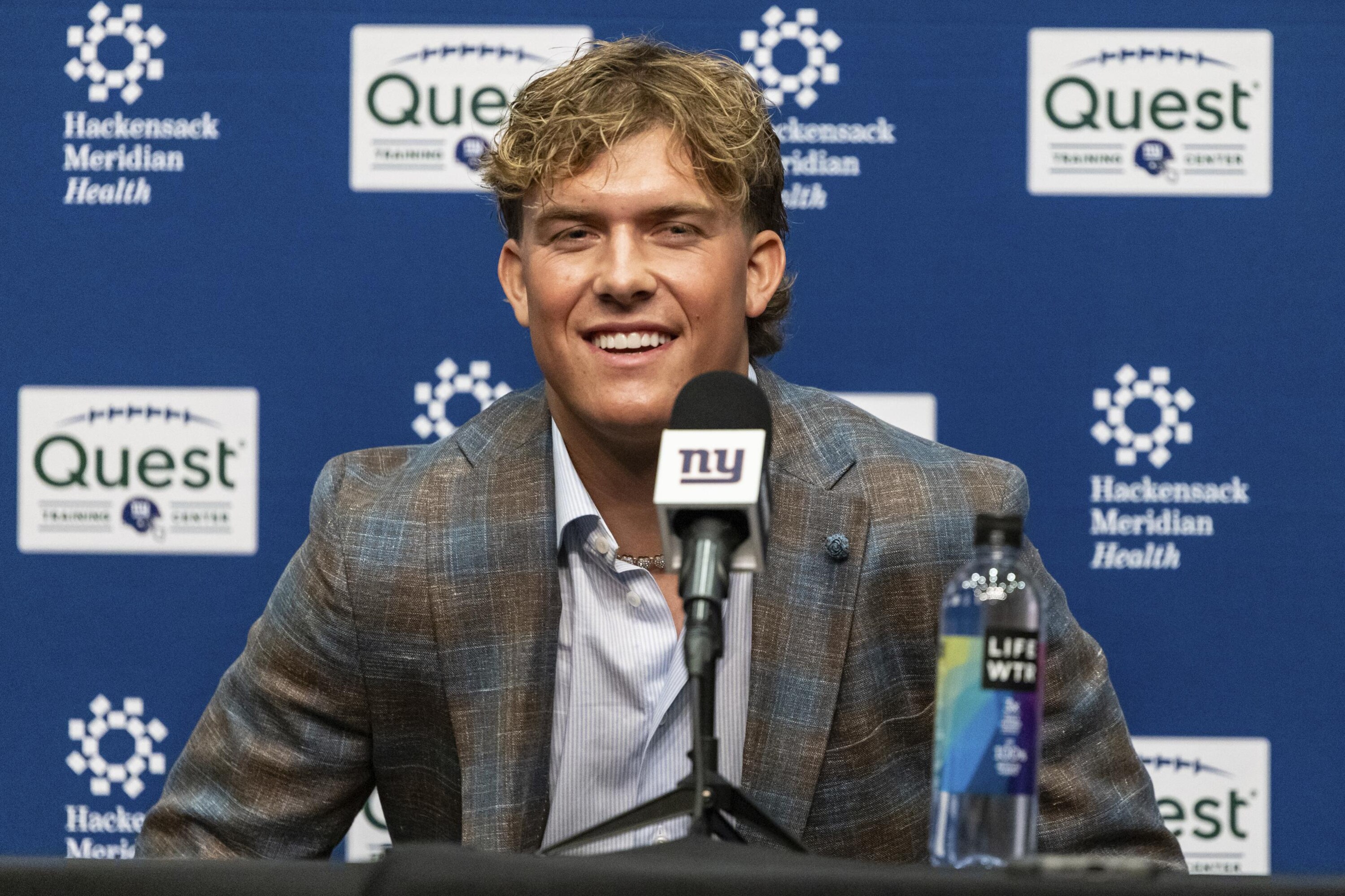 Jaxson Dart Sitting Behind Russell Wilson, Jameis 'Will Be Beneficial,' Giants GM Says