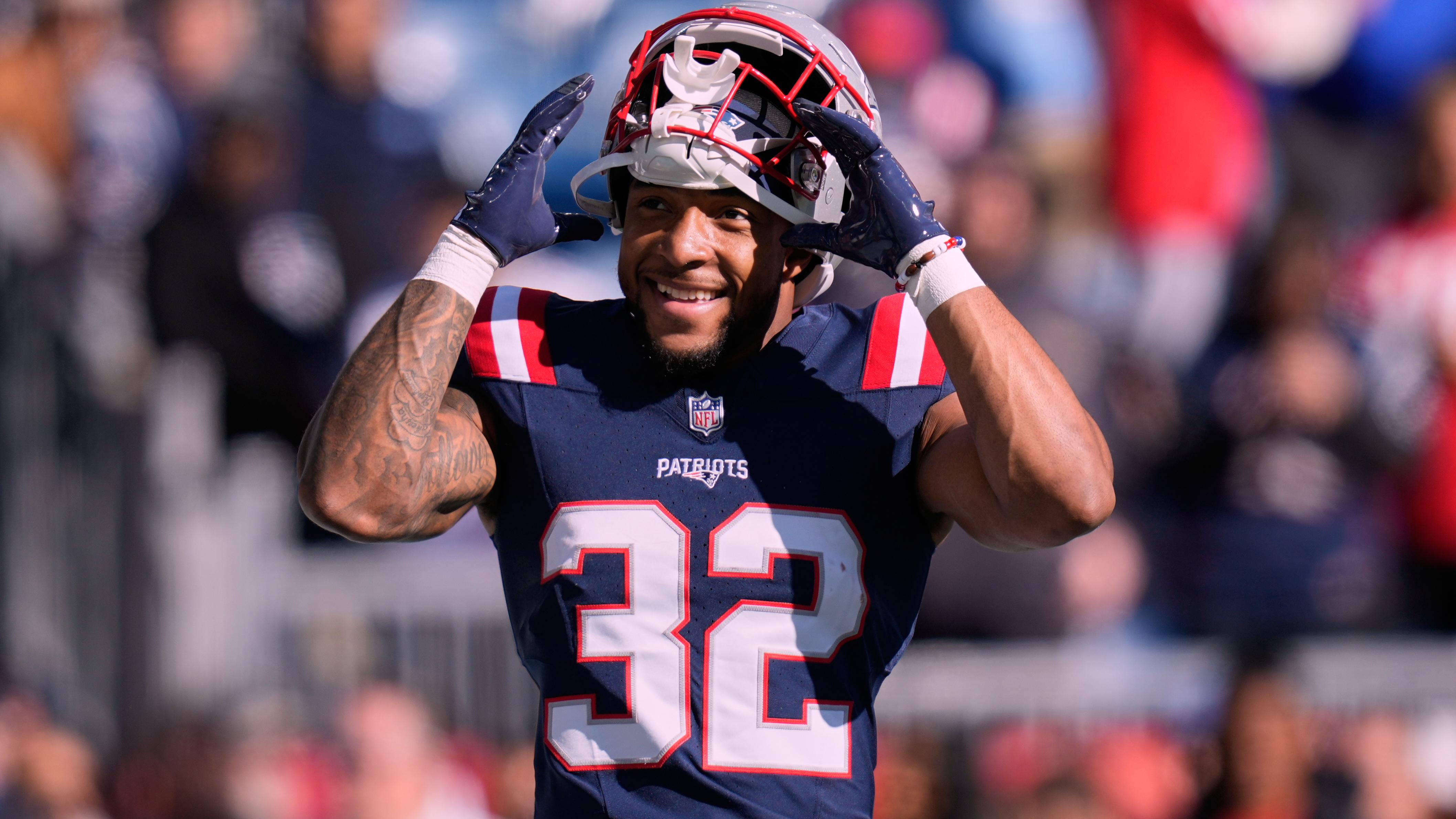 Falcons Patriots Football