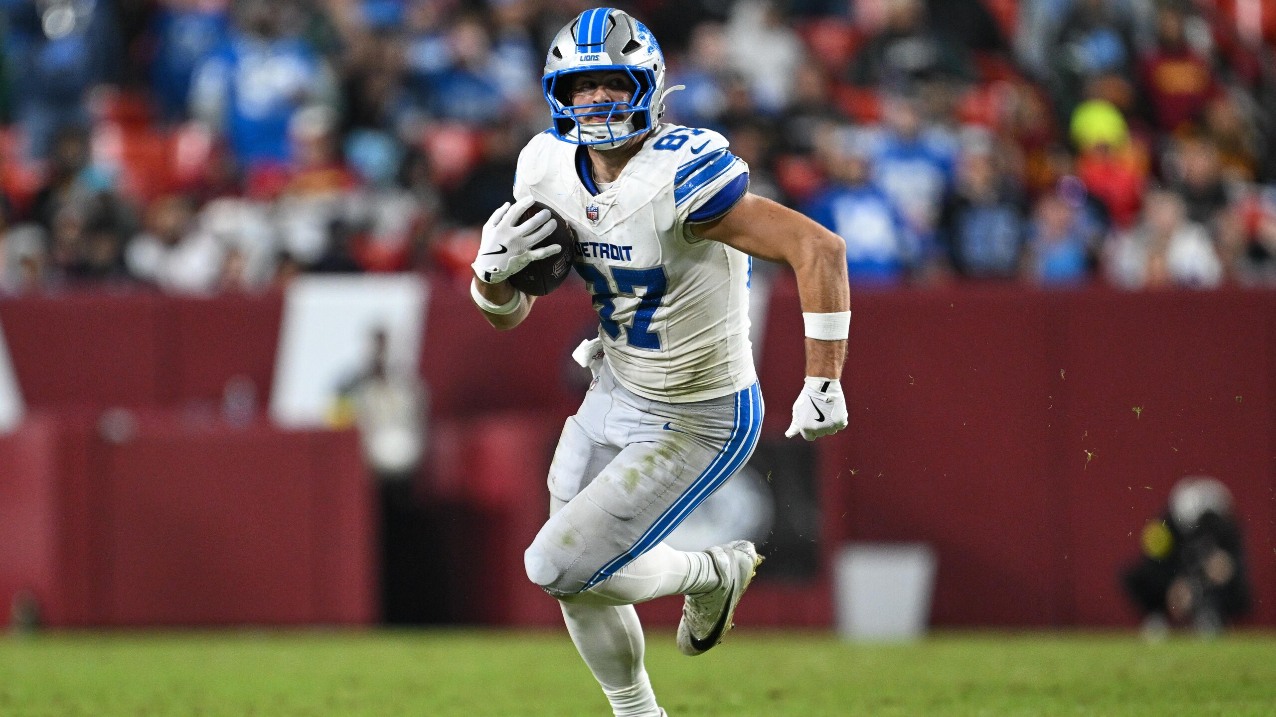Lions Commanders Football