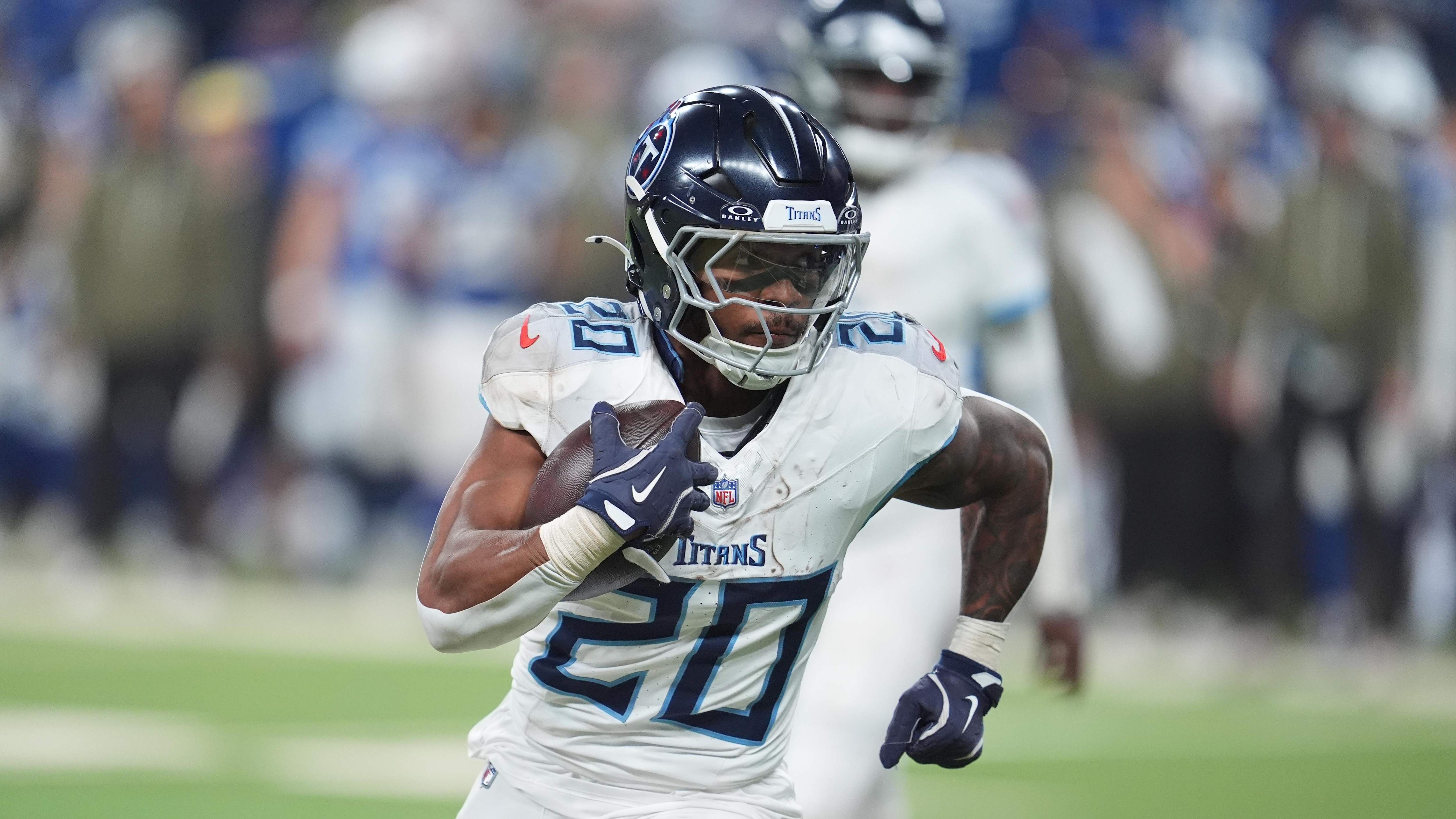 Tony Pollard, T'Vondre Sweat Reportedly Among Titans Drawing Most Trade Interest