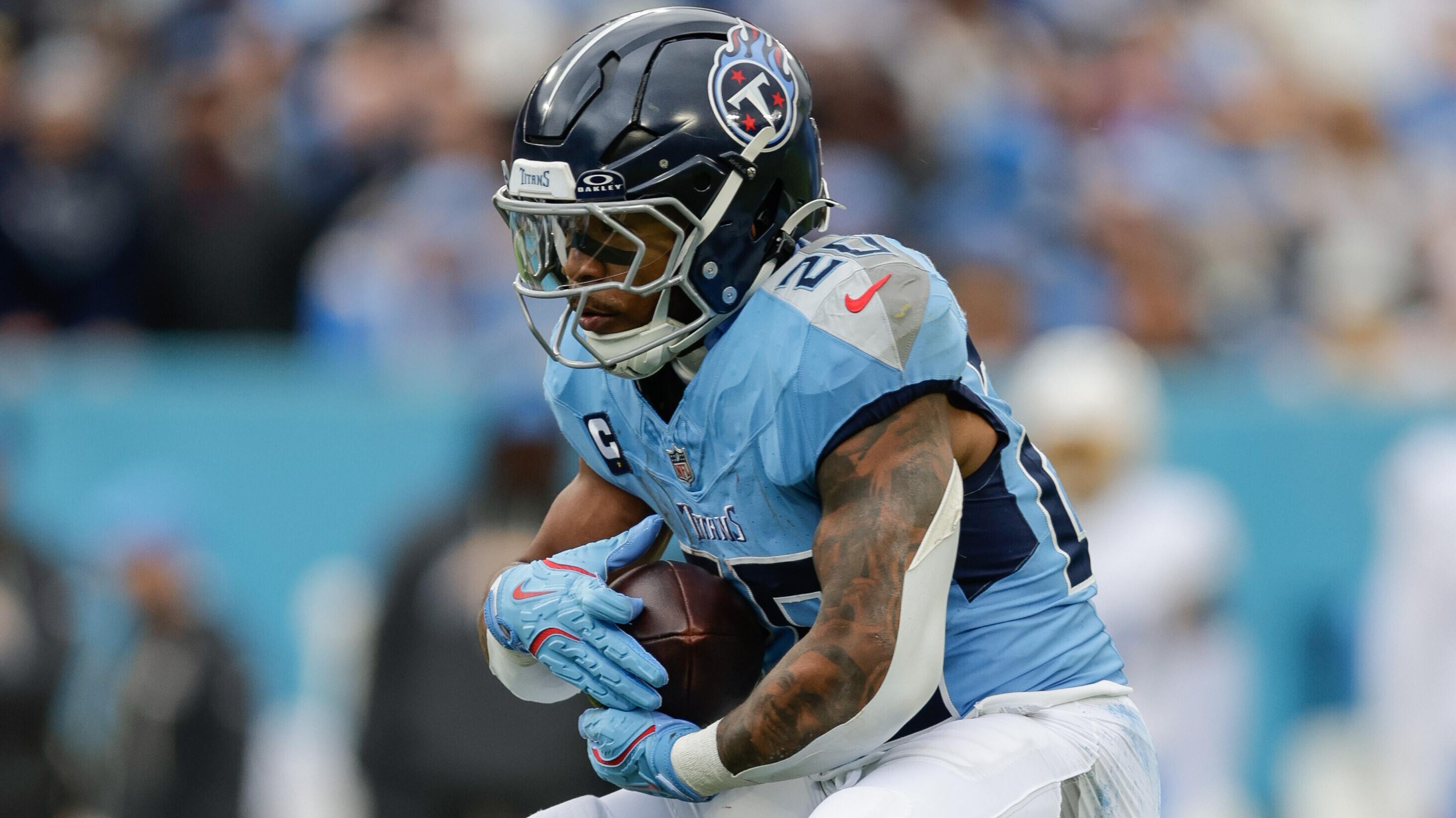 Chargers Titans Football
