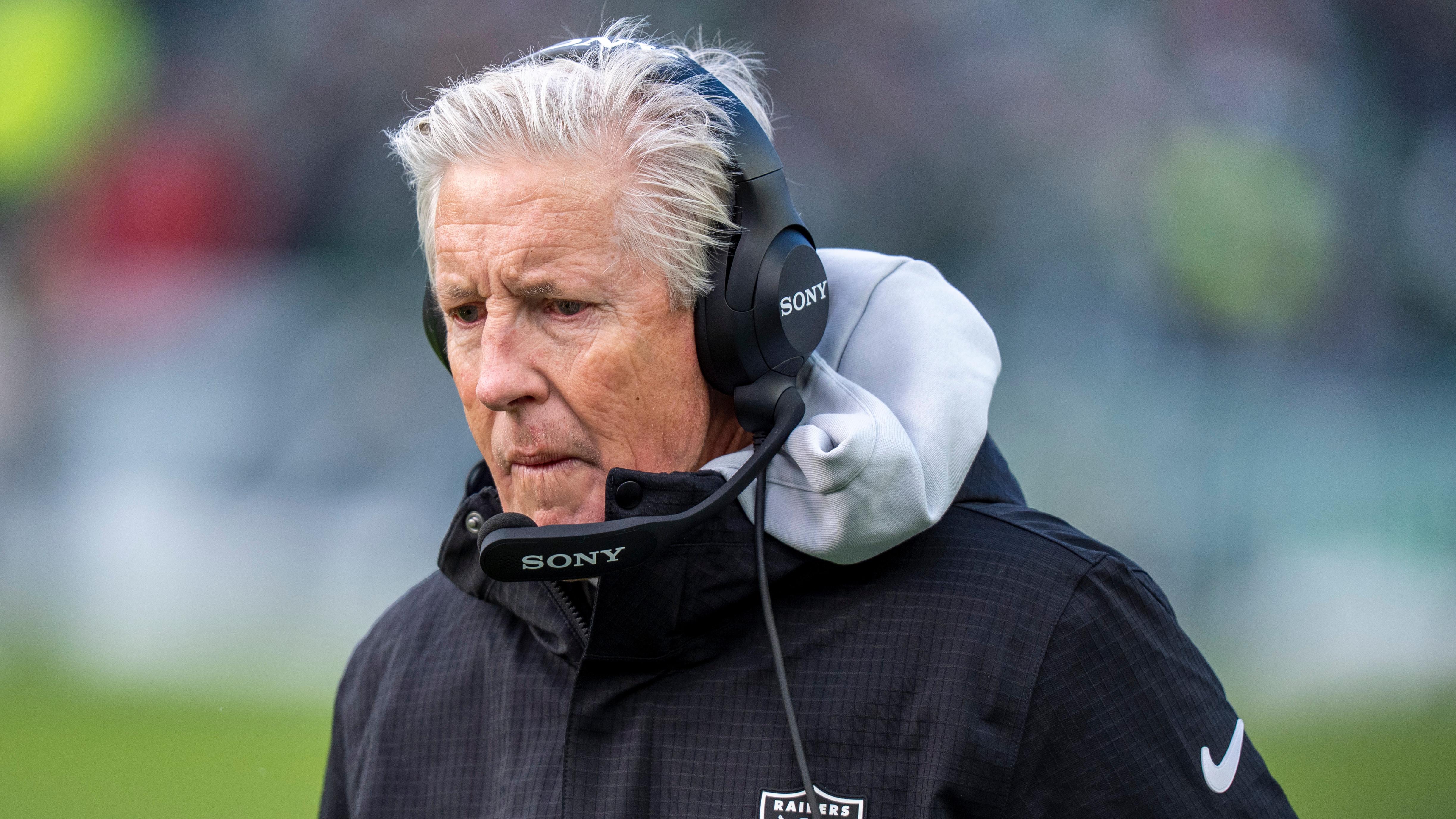 Raiders Eagles Football