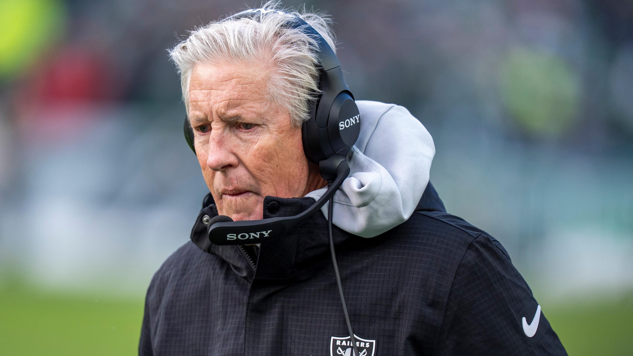 Raiders Eagles Football