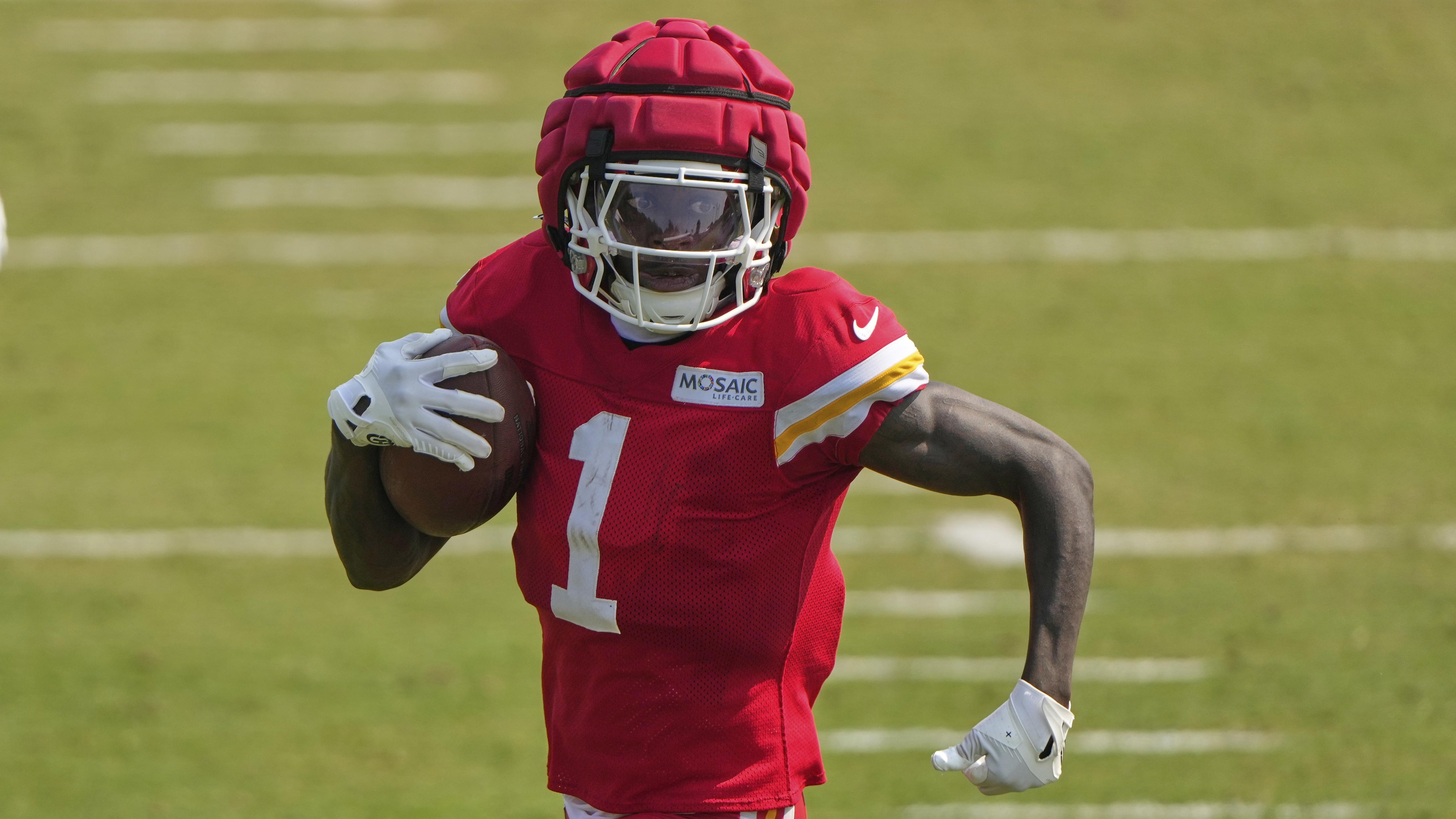 Chiefs’ Andy Reid Gives Xavier Worthy Injury Update After Travis Kelce Collision
