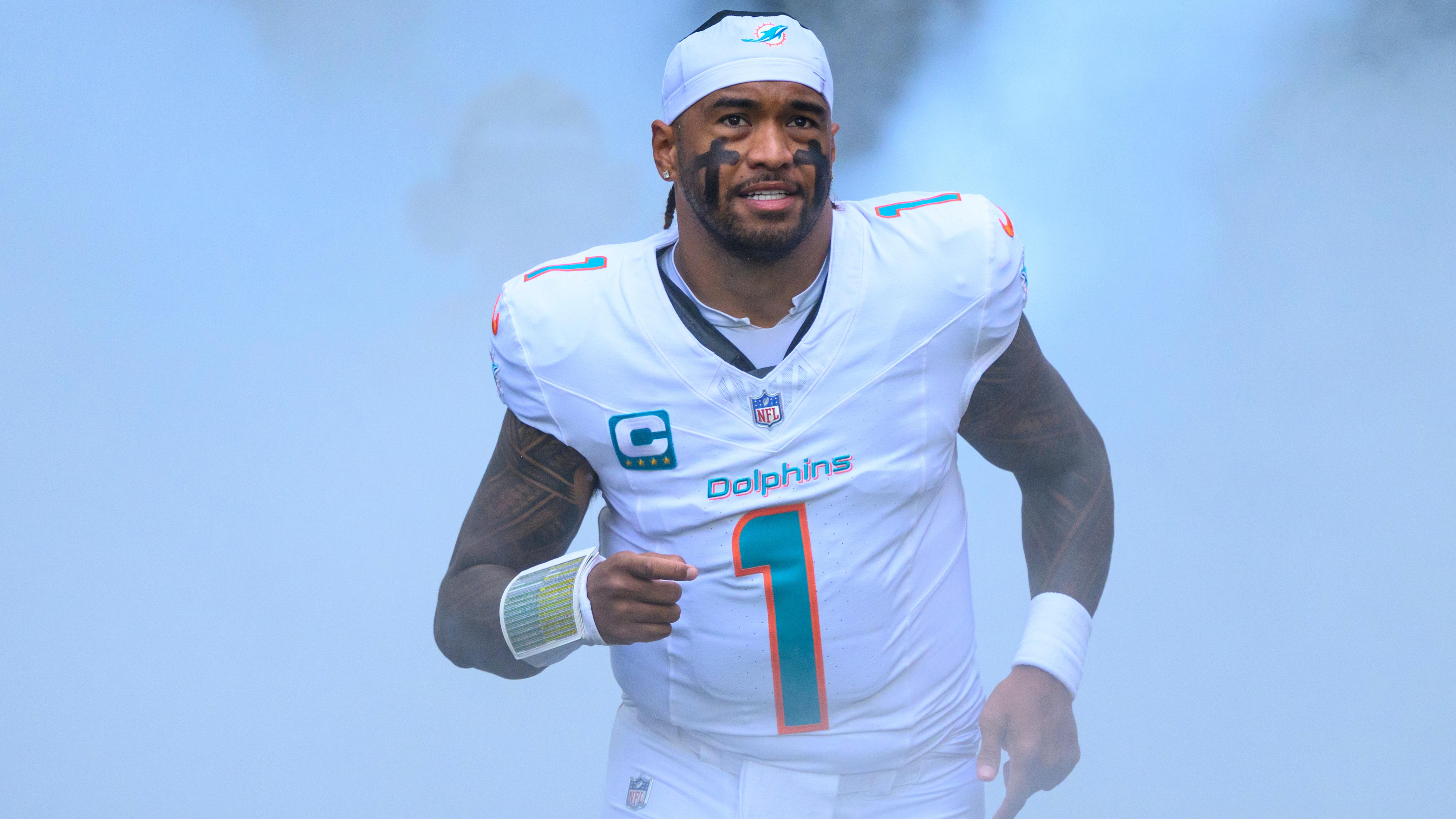 Saints Dolphins Football