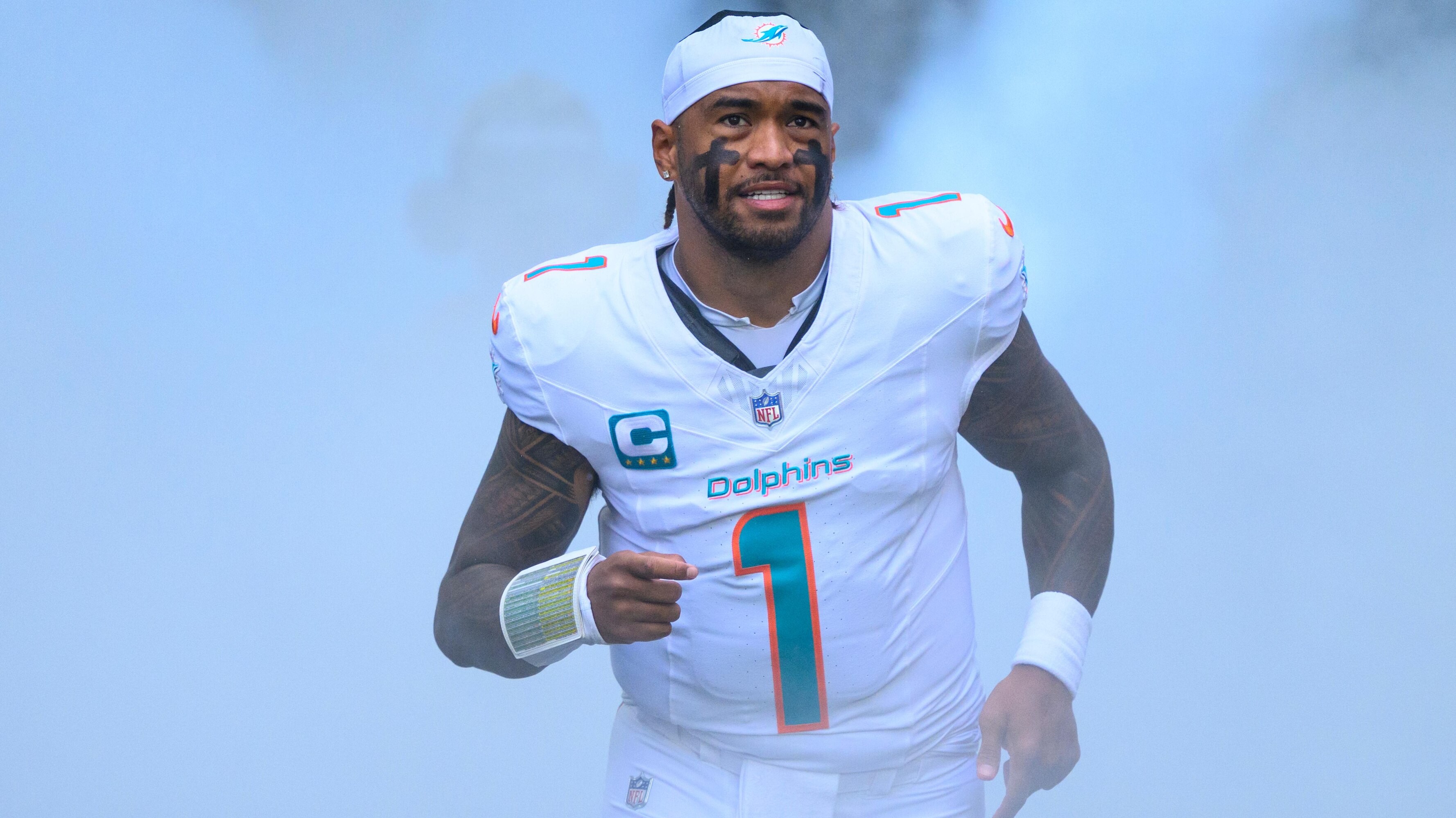 Dolphins GM Weighs Tua's Future Amid Trade Talks