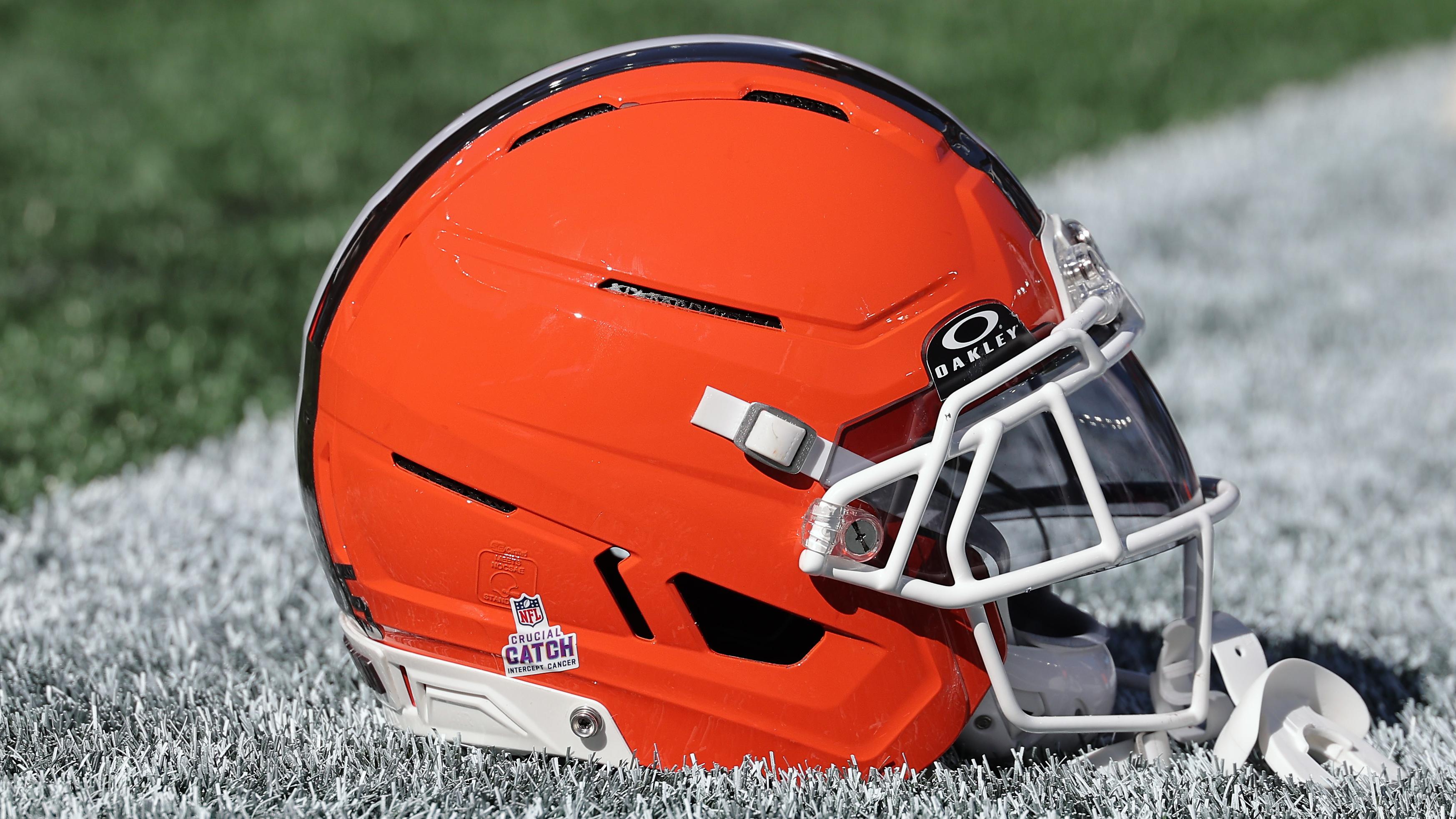 Browns Patriots Football