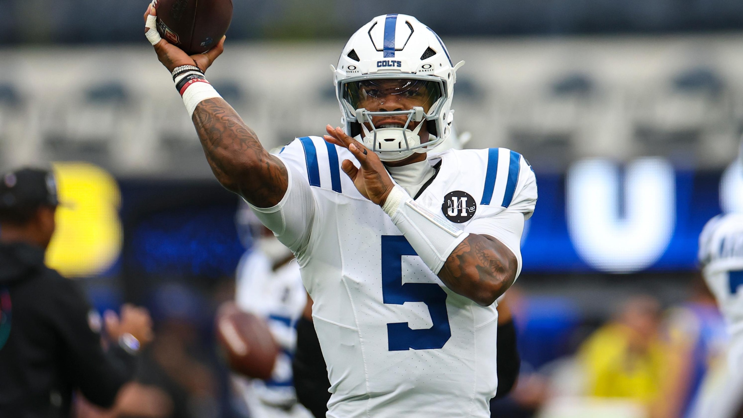 Colts Rams Football