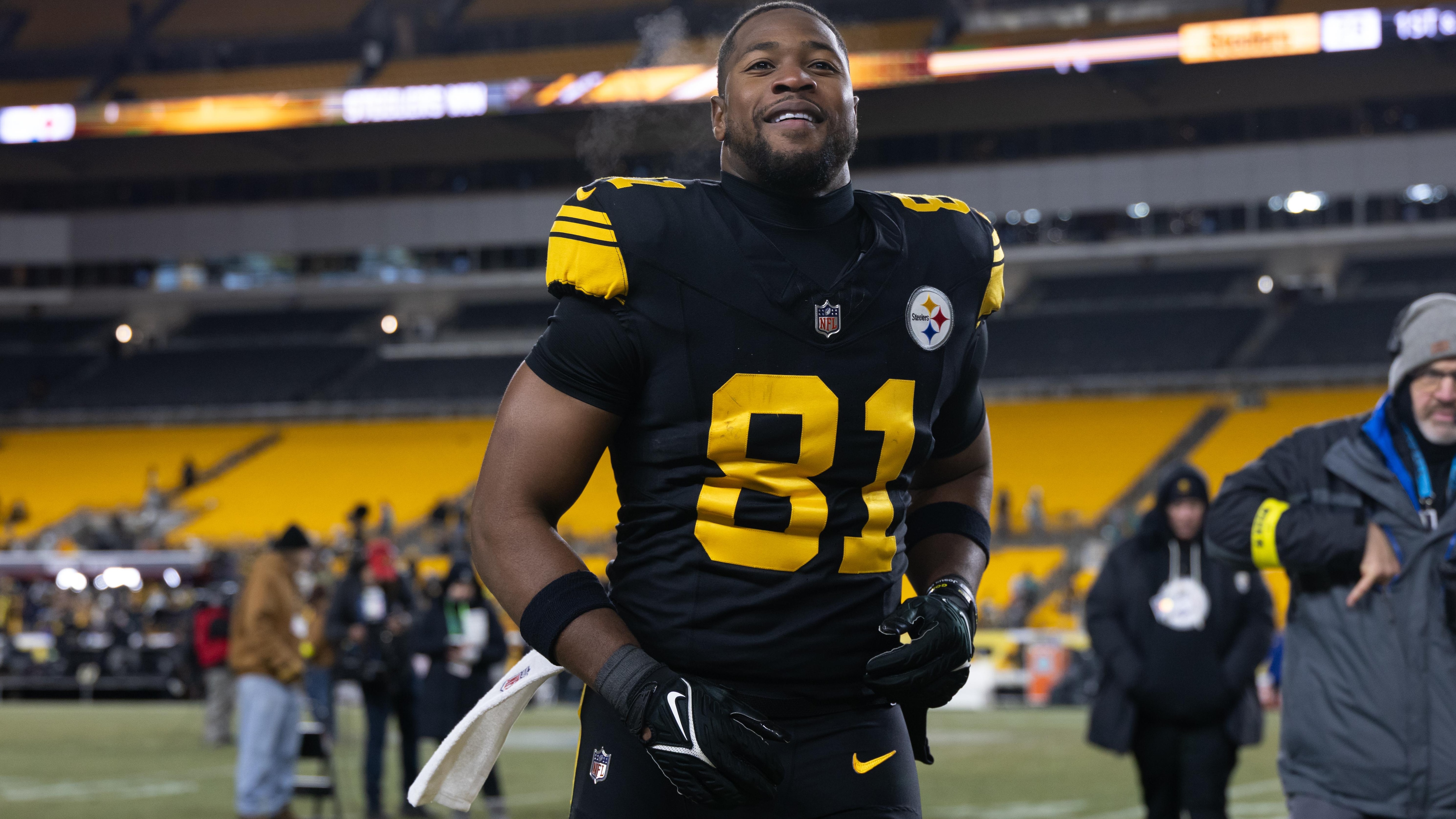 Dolphins Steelers Football