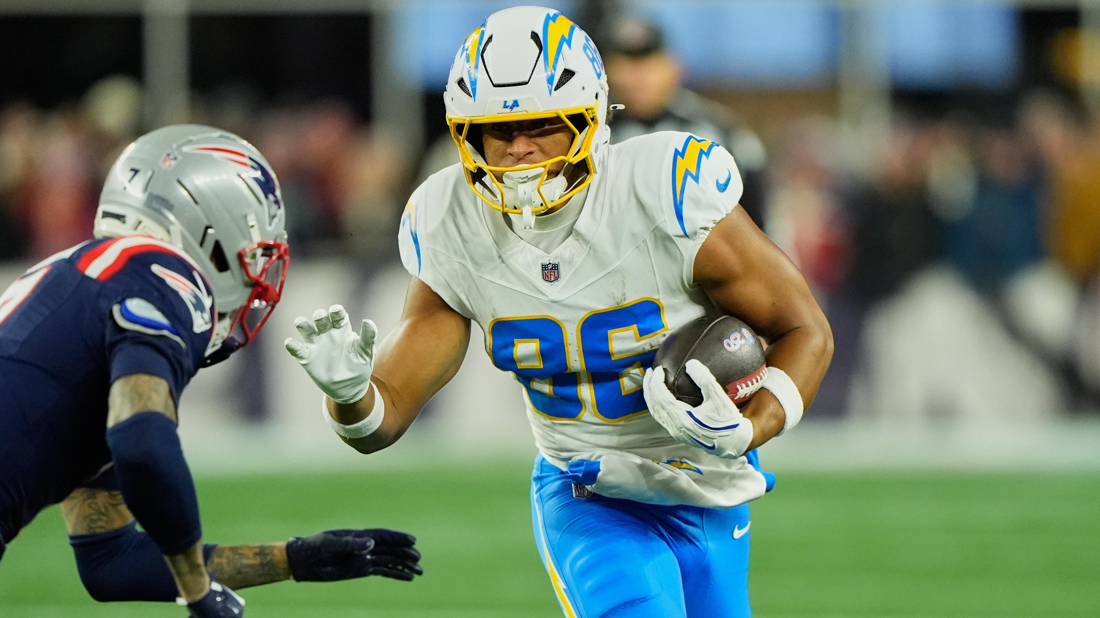 Chargers Patriots Football