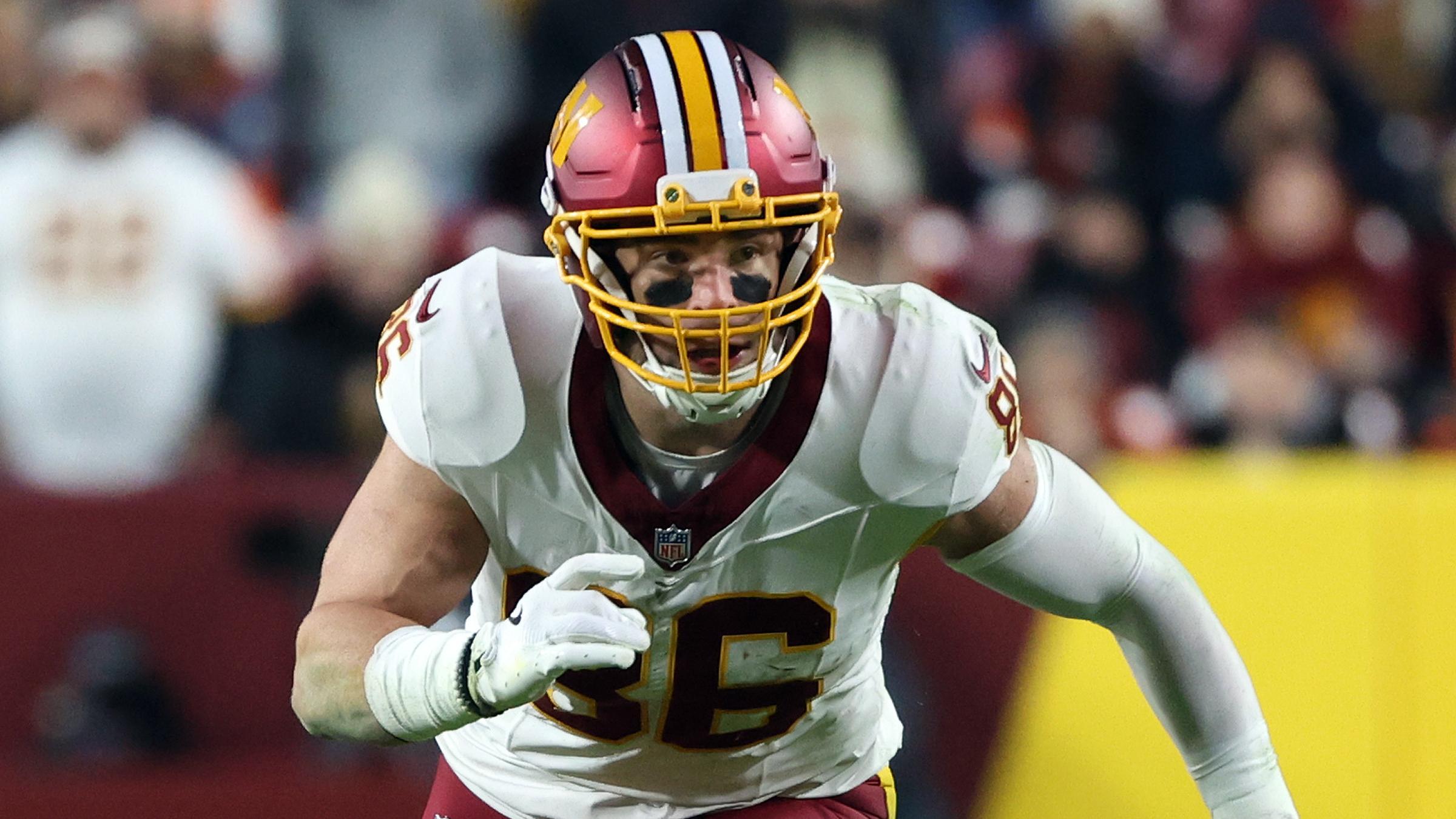 Broncos Commanders Football