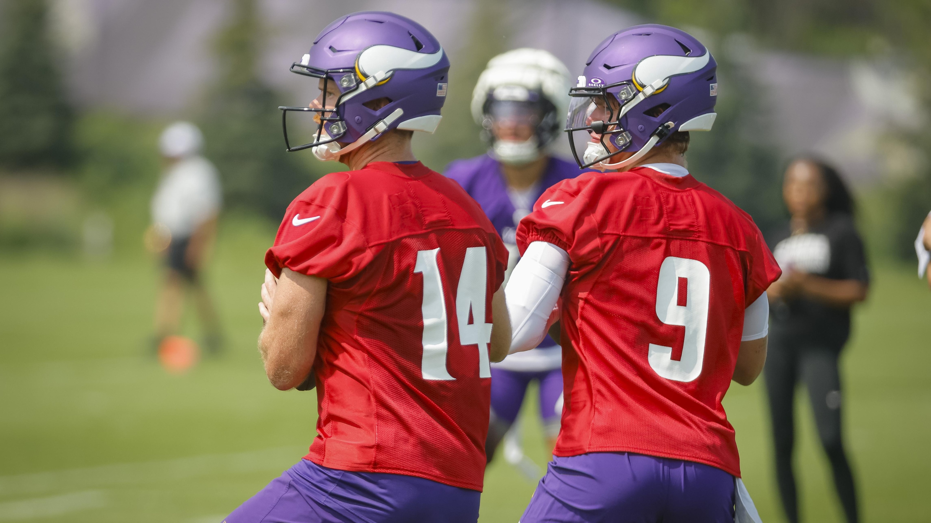 Sam Darnold Praises J.J. McCarthy, Says He 'Understood' Vikings QB Decision Before Seahawks Contract