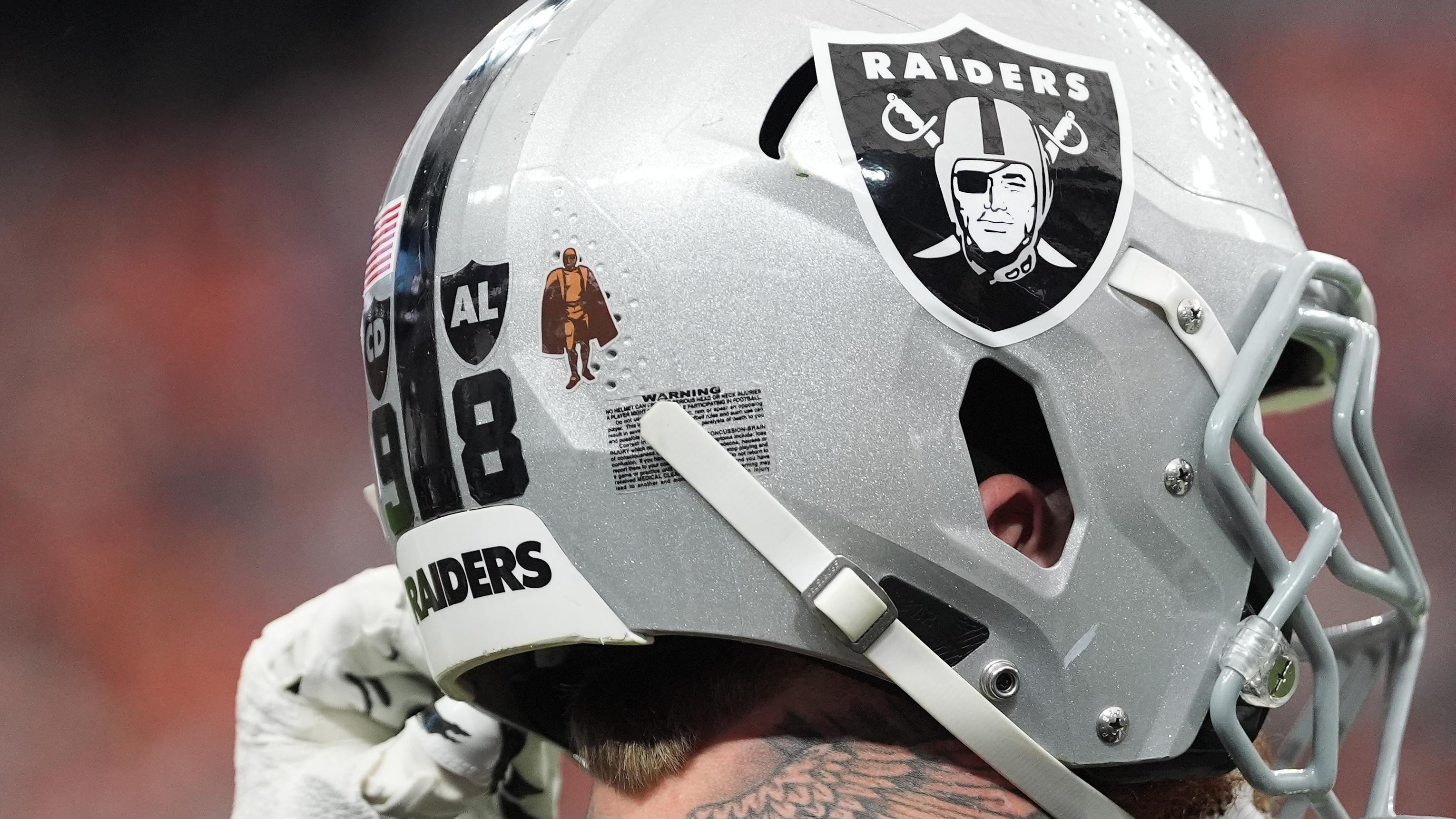 Broncos Raiders Football