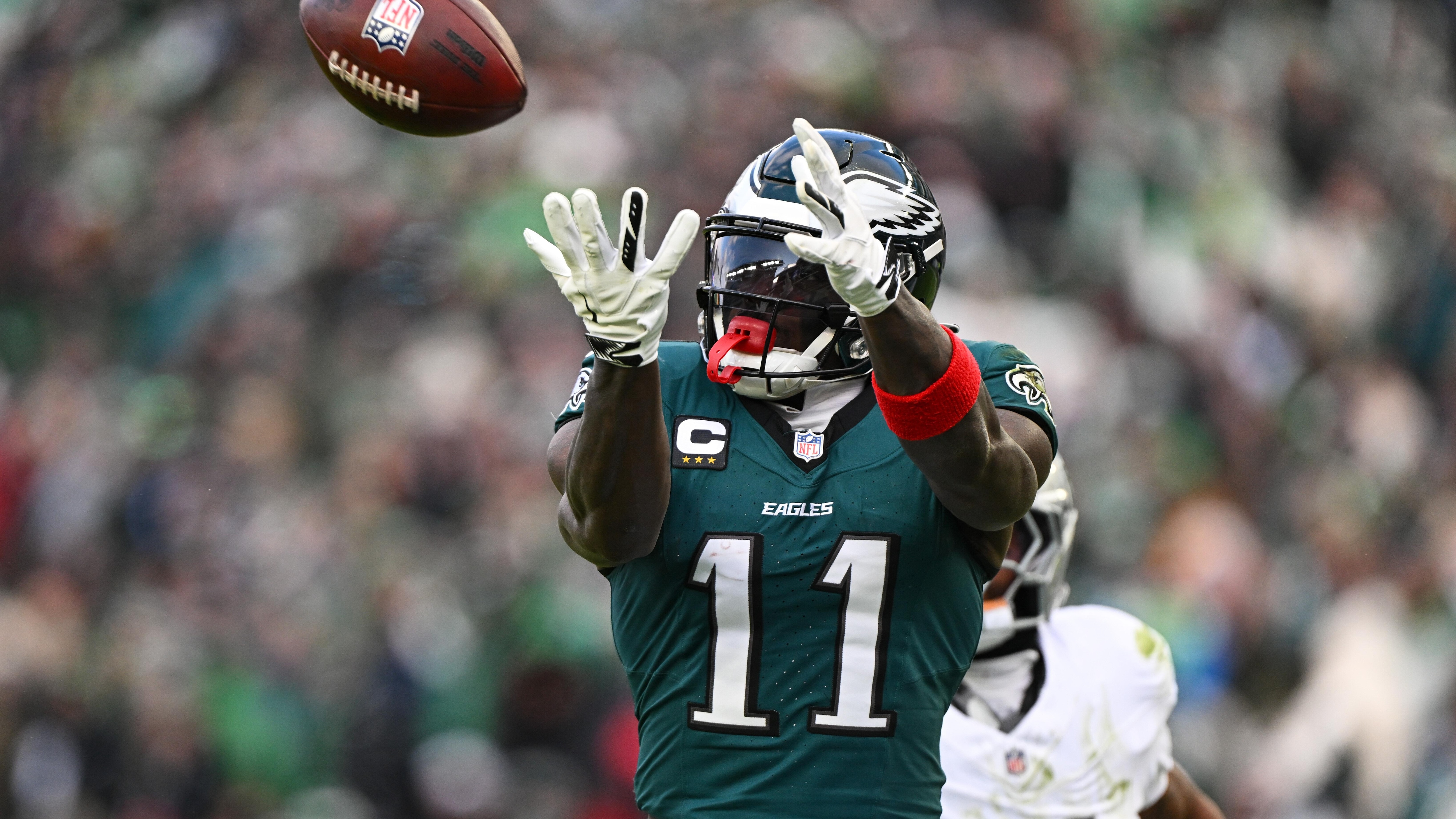 Raiders Eagles Football