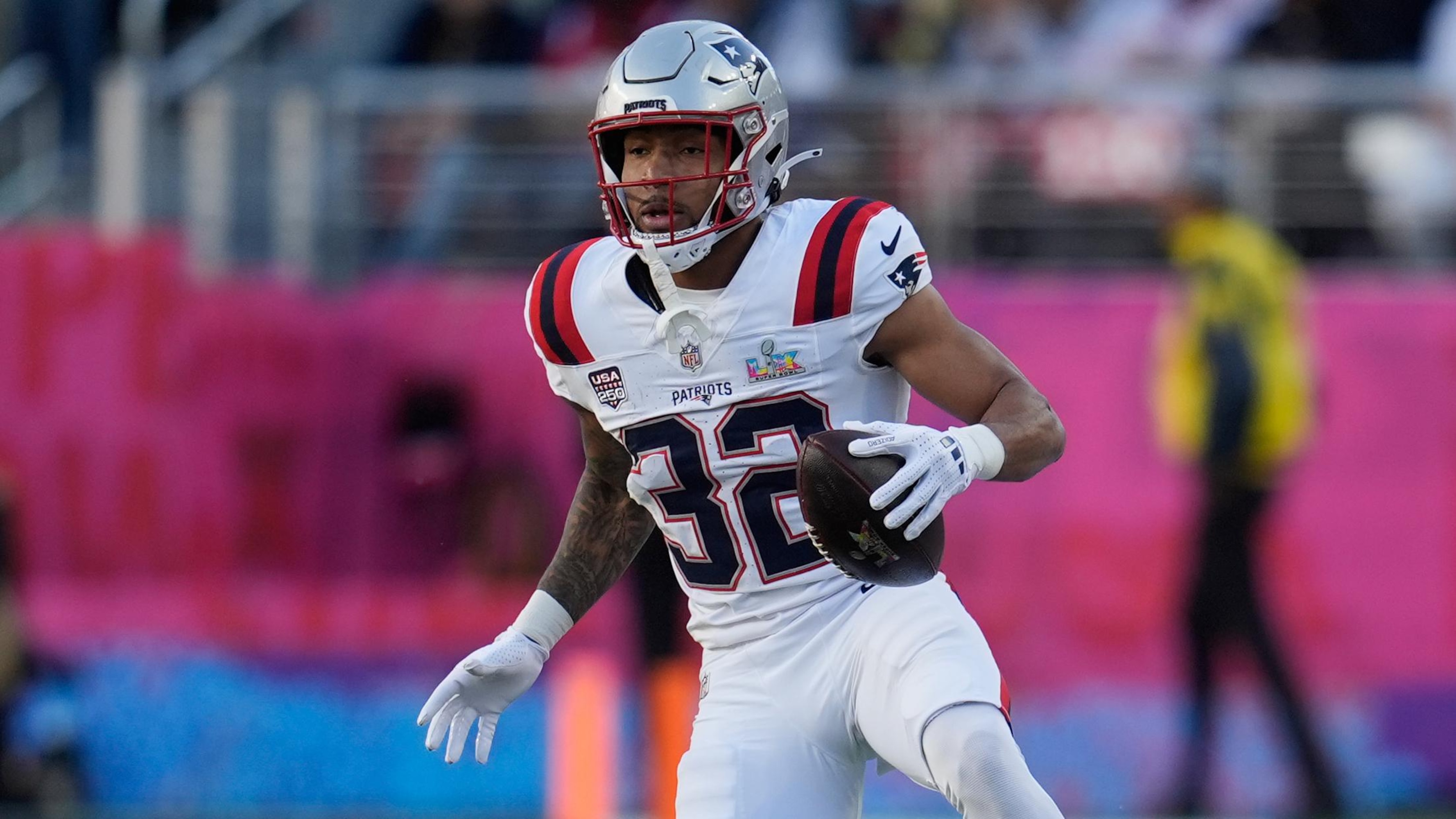 Patriots' Mike Vrabel Addresses TreVeyon Henderson's Post After Jaden Ivey Was Waived by Bulls