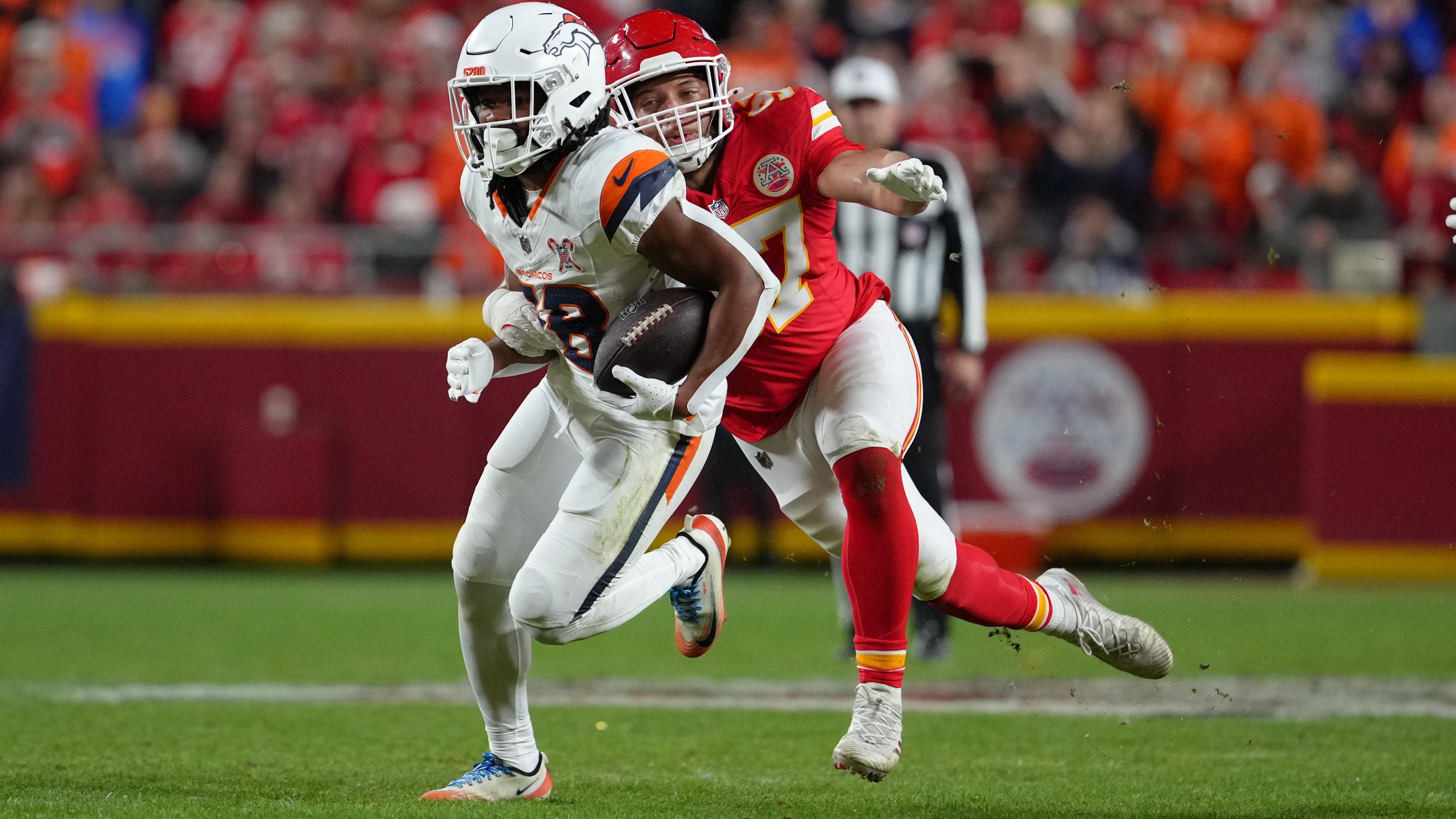 Broncos Chiefs Football