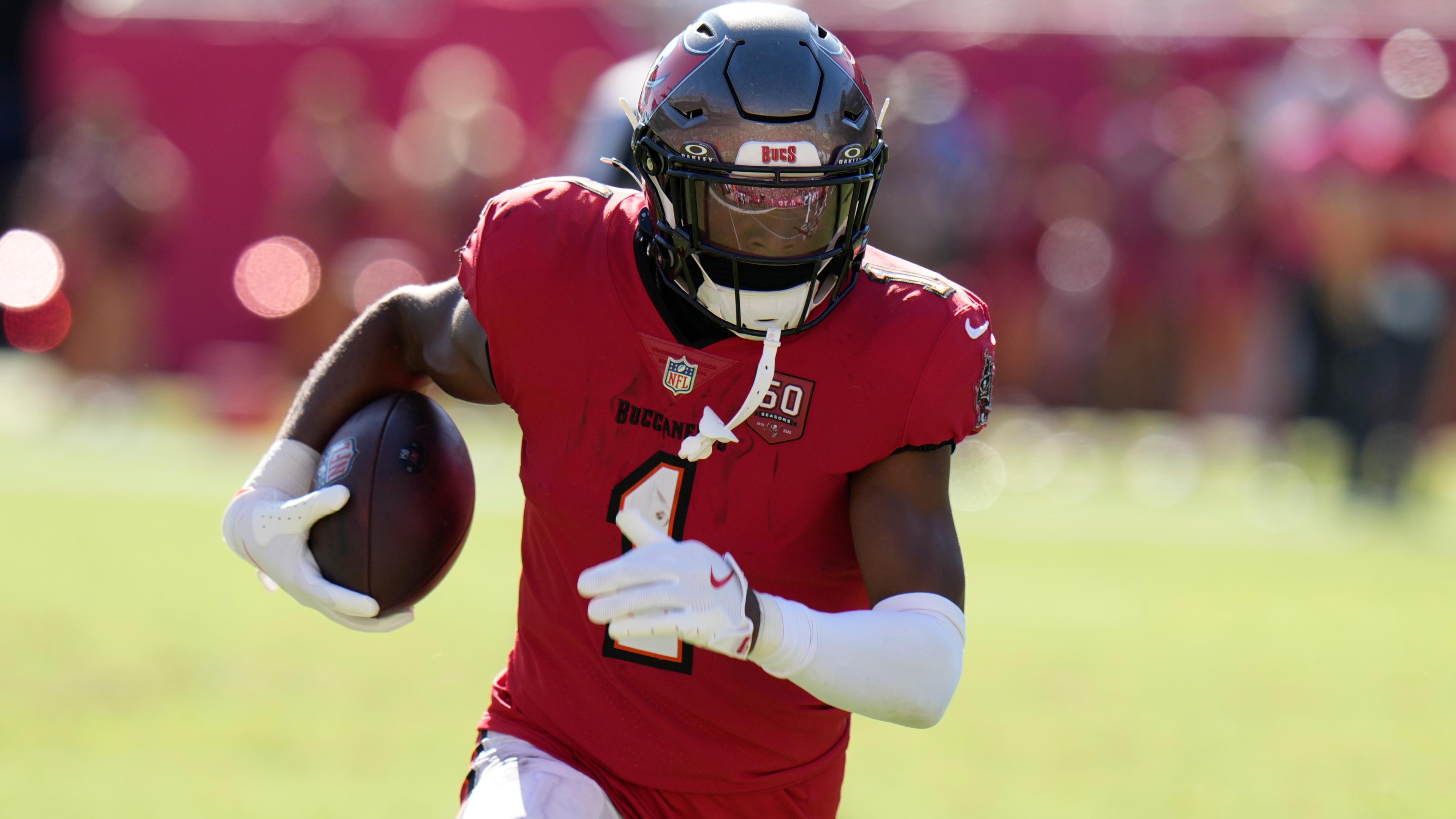 Cardinals Buccaneers Football