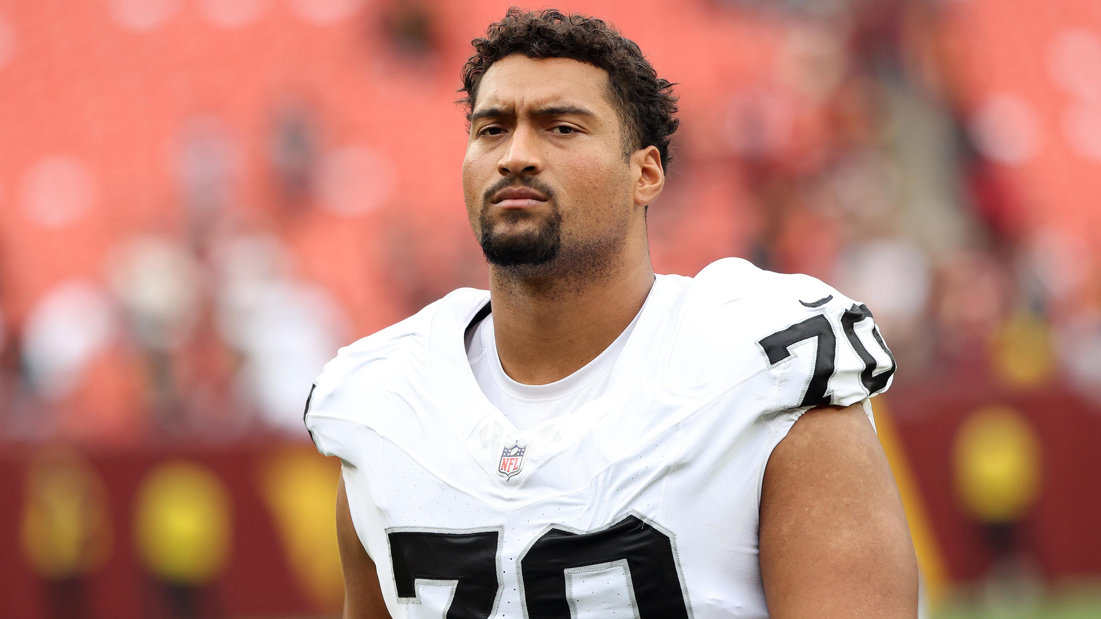 Raiders Commanders Football