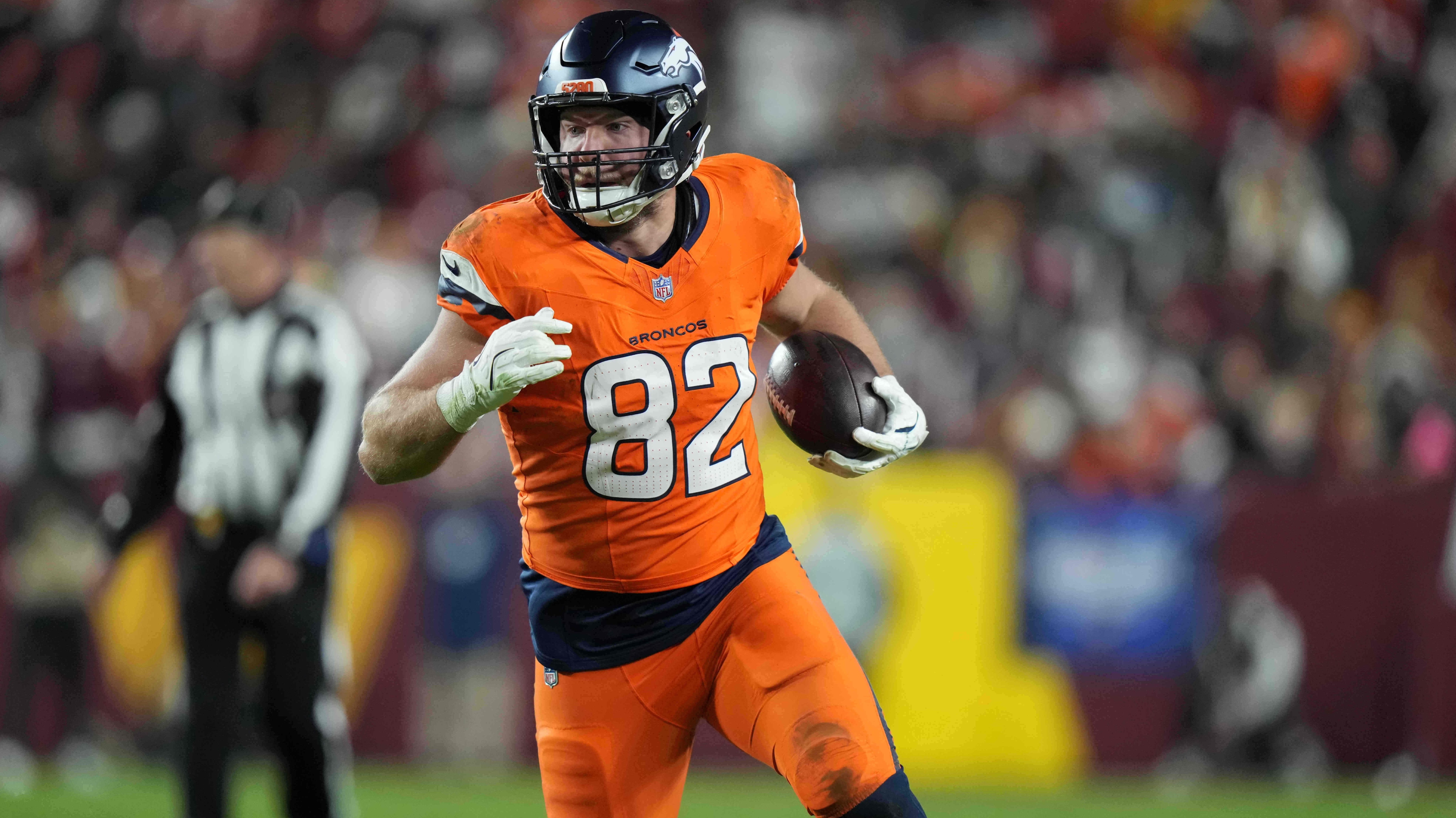 Broncos Commanders Football