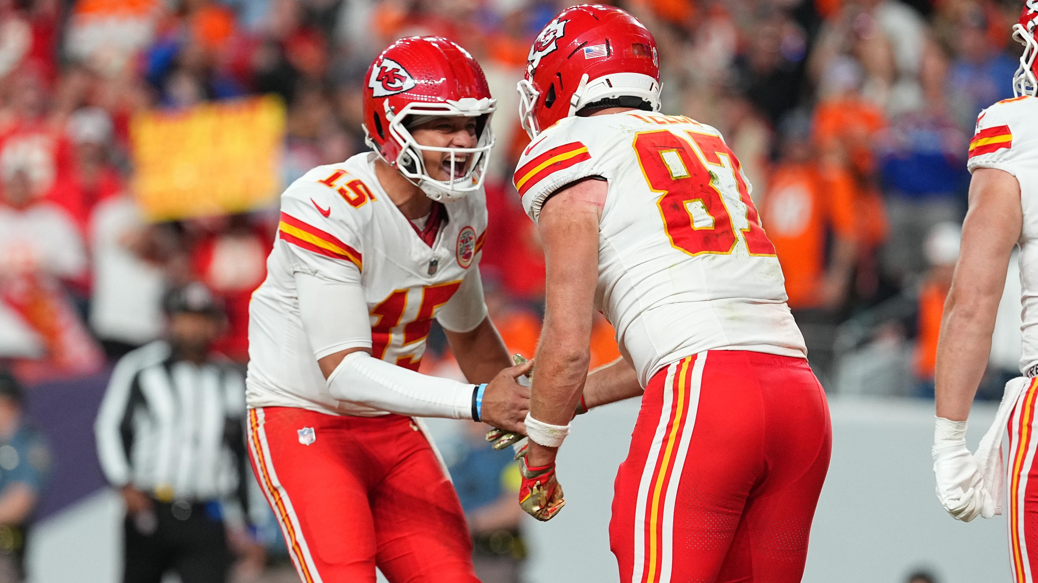Patrick Mahomes Congratulates Travis Kelce in Trending Video As Chiefs TE Signs New Contract
