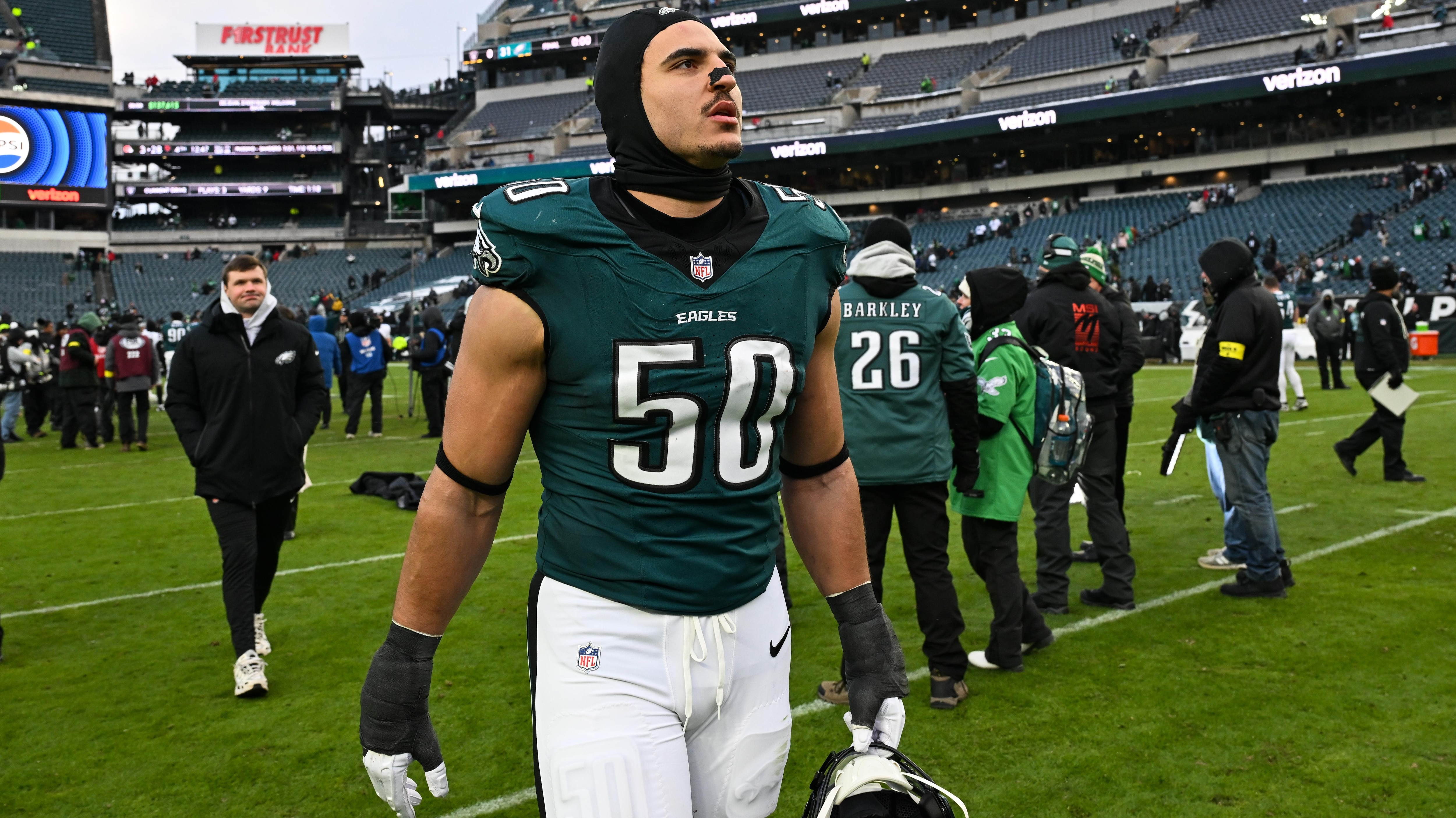 Raiders Eagles Football