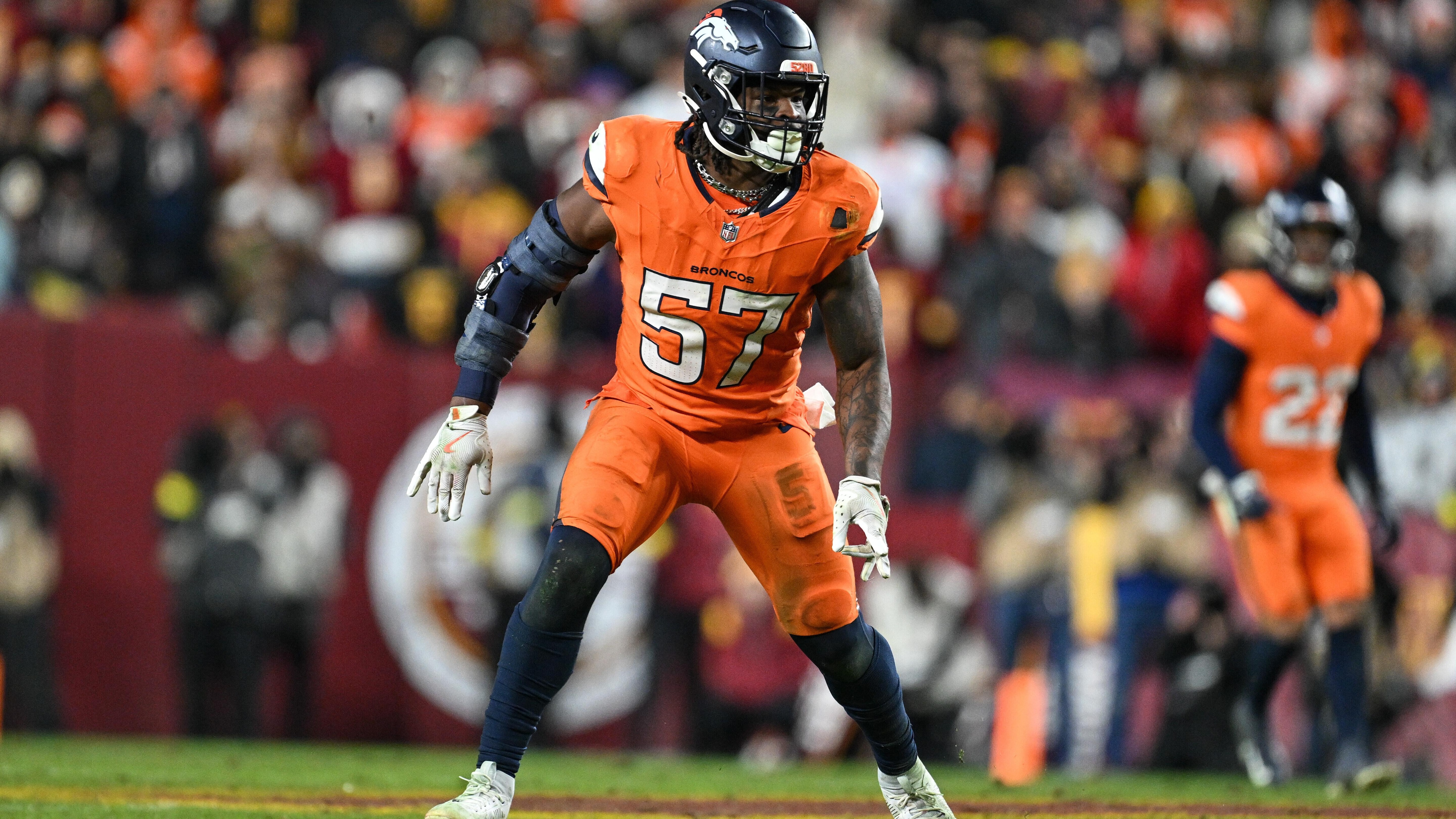 Broncos Commanders Football