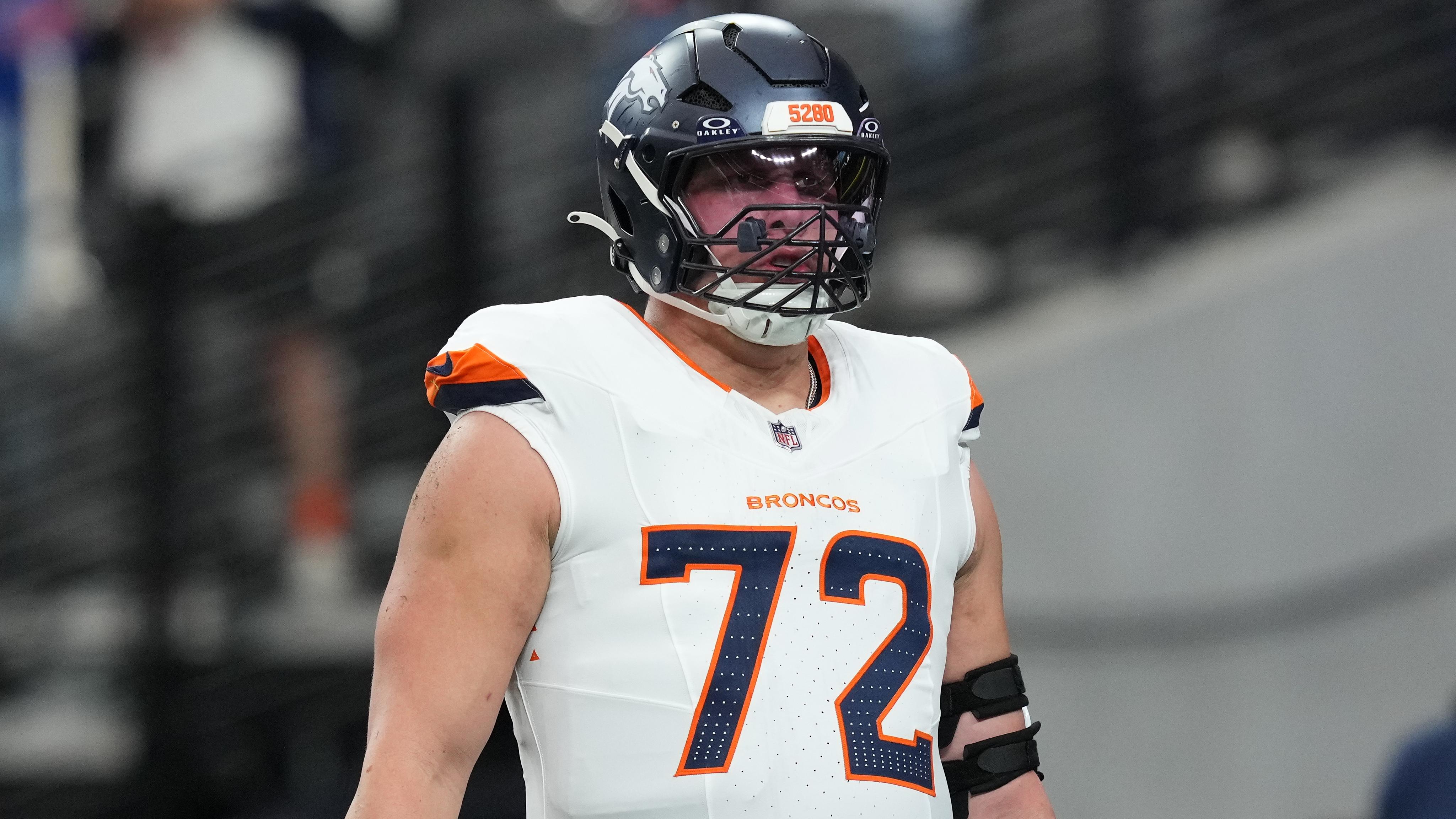 Broncos Raiders Football