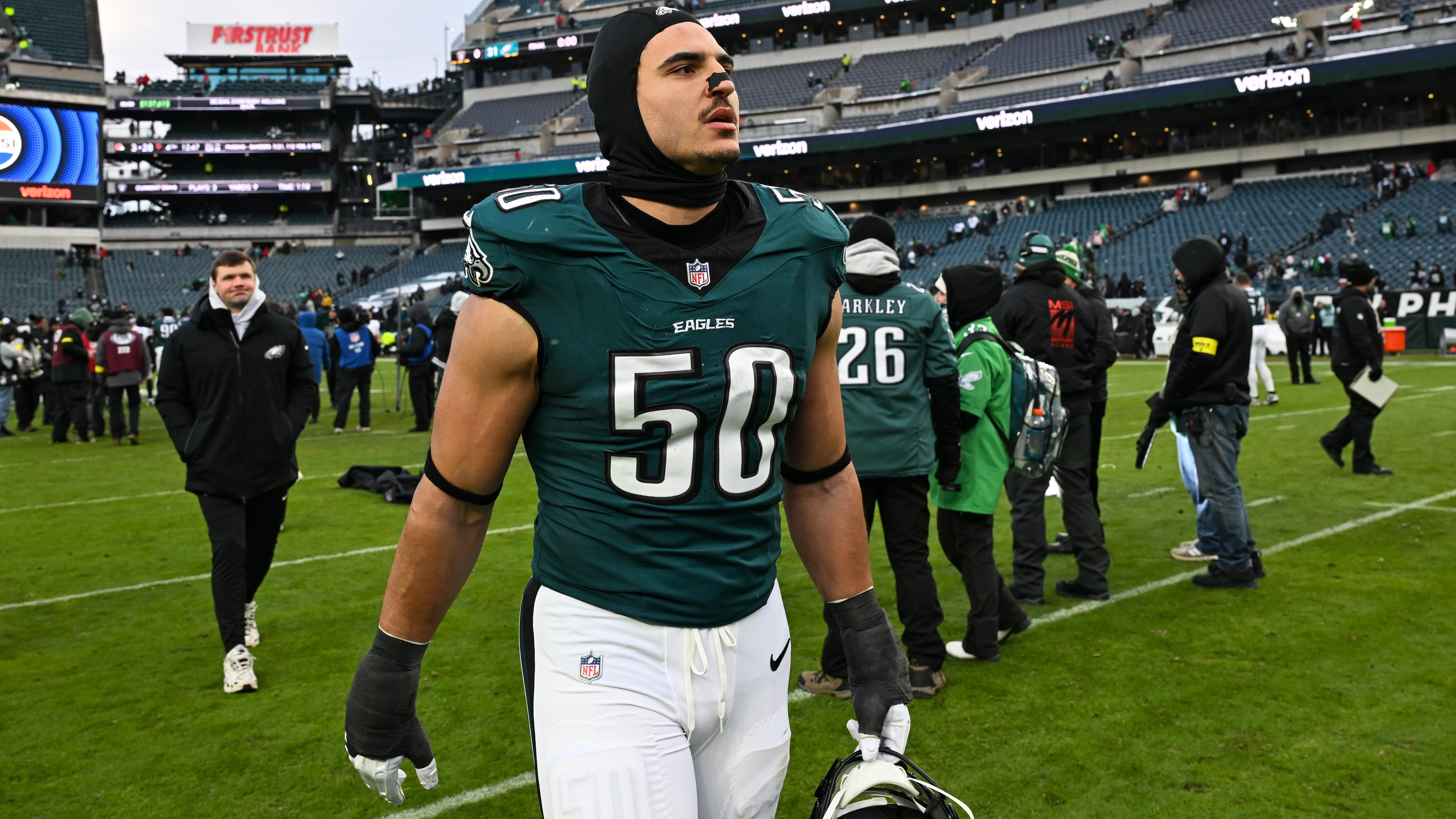 Raiders Eagles Football
