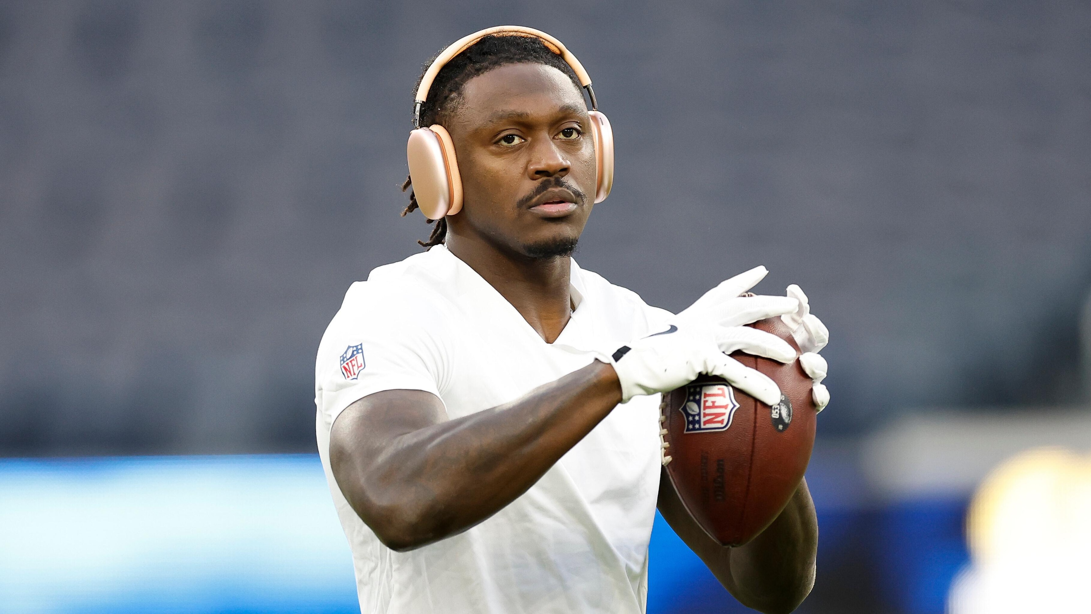 Newest A.J. Brown Trade Rumors After DJ Moore Dealt to Bills from Bears Before NFL Free Agency